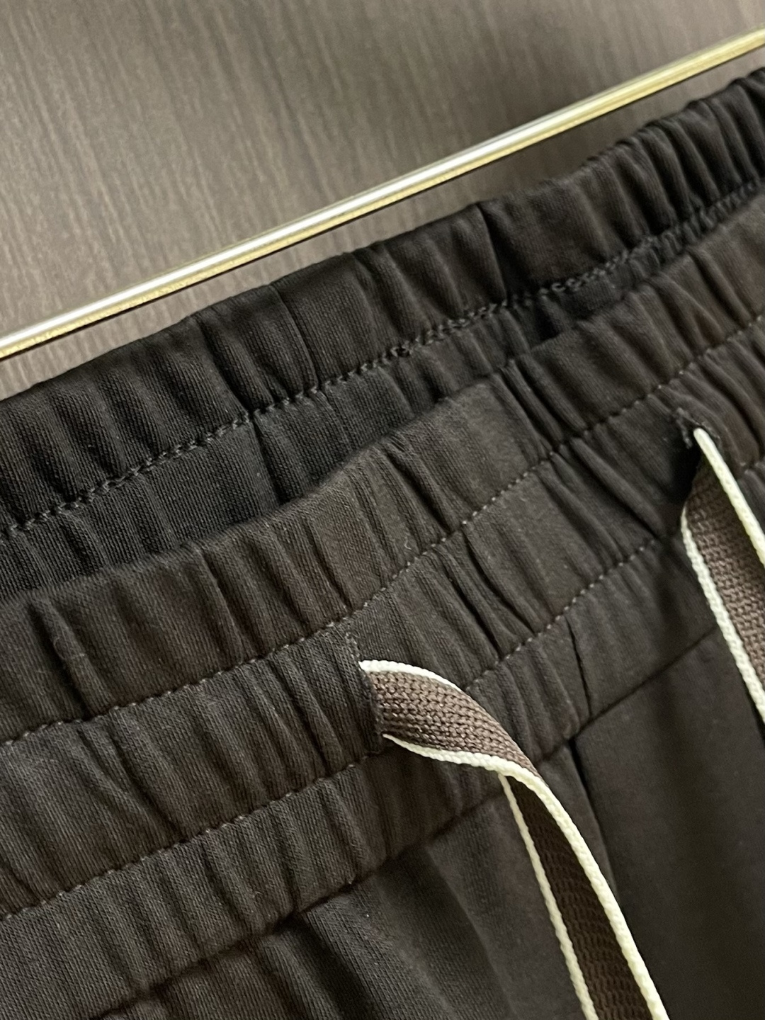 Loro Piana LoroPiana 2026SS春夏新款直筒裤休闲裤，以意大利匠艺重塑夏日松弛感。