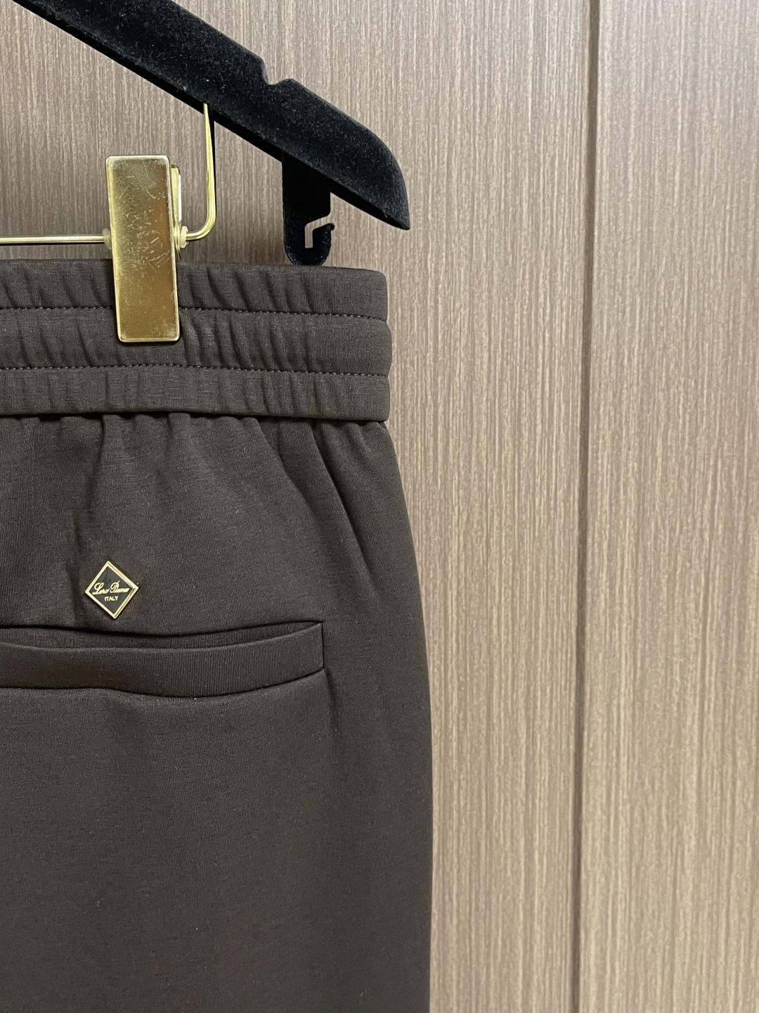 Loro Piana LoroPiana 2026SS春夏新款直筒裤休闲裤，以意大利匠艺重塑夏日松弛感。