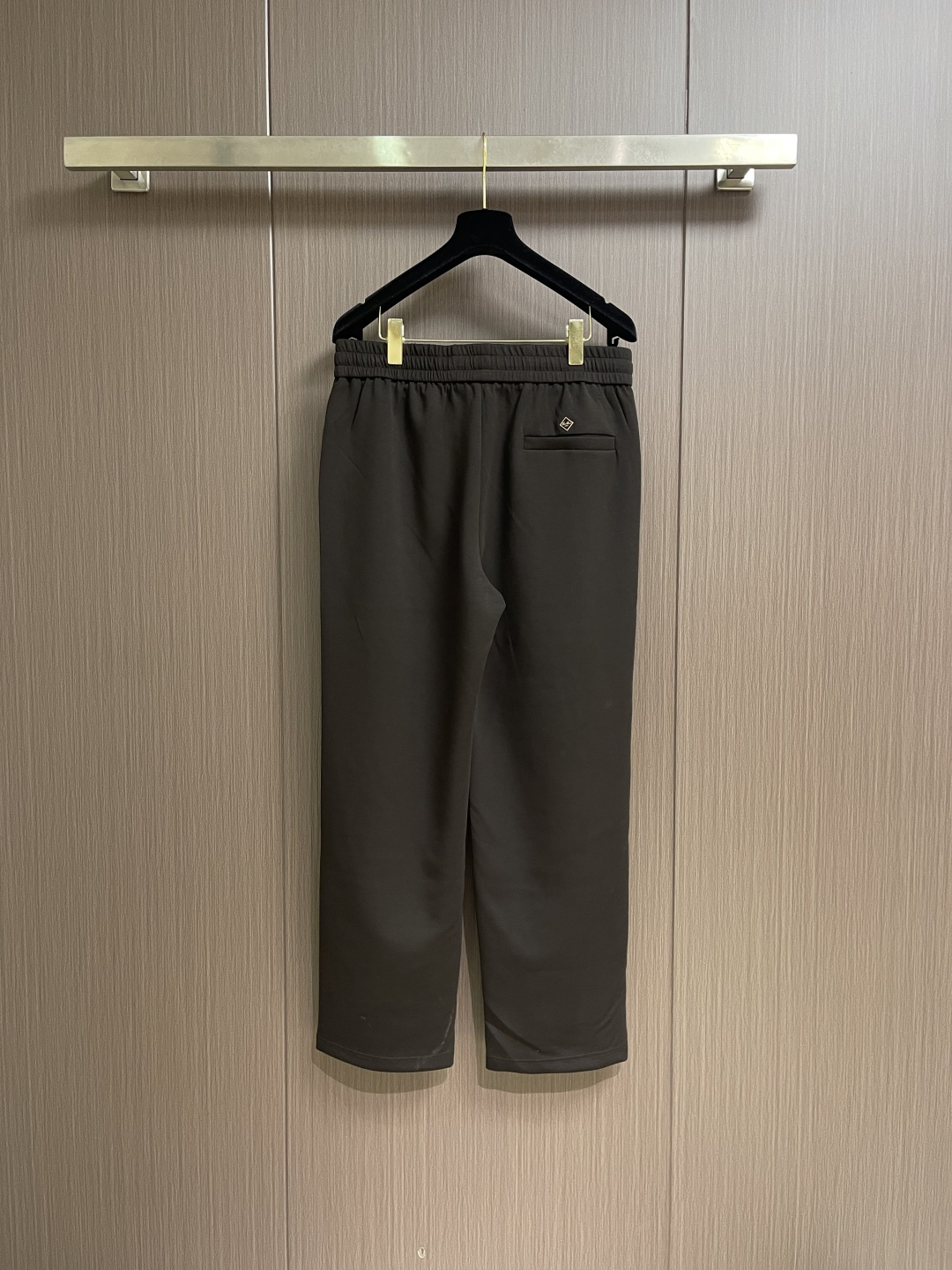 Loro Piana LoroPiana 2026SS春夏新款直筒裤休闲裤，以意大利匠艺重塑夏日松弛感。