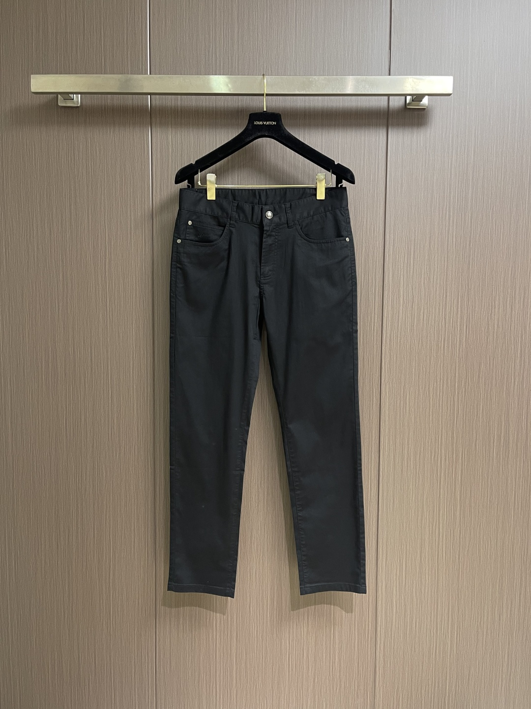 Loro Piana 水洗休闲裤 肉眼可见的利落裁剪，直筒修身款裤型！密实齐整走线，客供定制五金并有lo