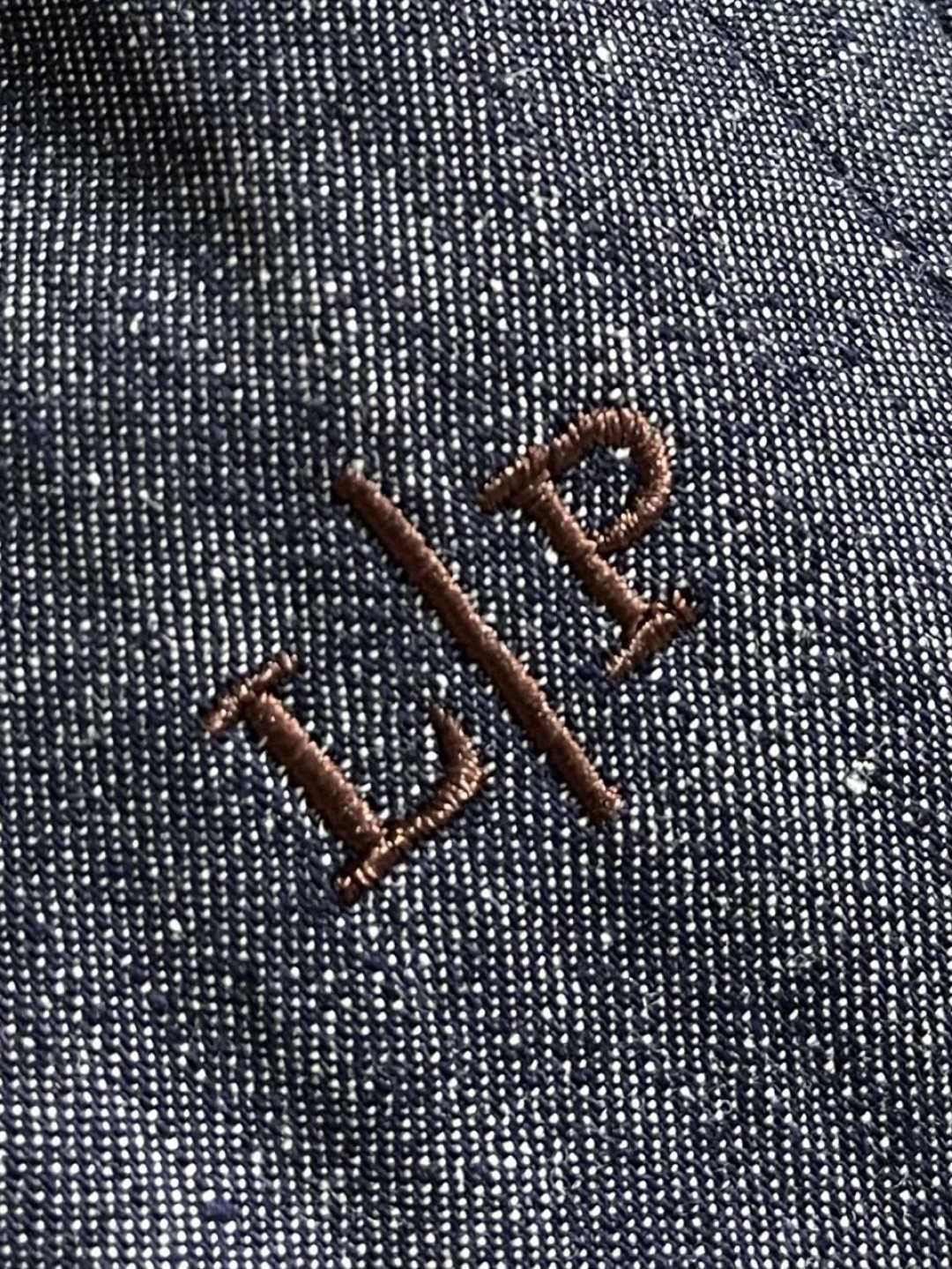 loro Piana loroPiana 灰蓝亚麻裤，春夏新作，以意大利匠艺重塑夏日松弛感。甄选混纺面料