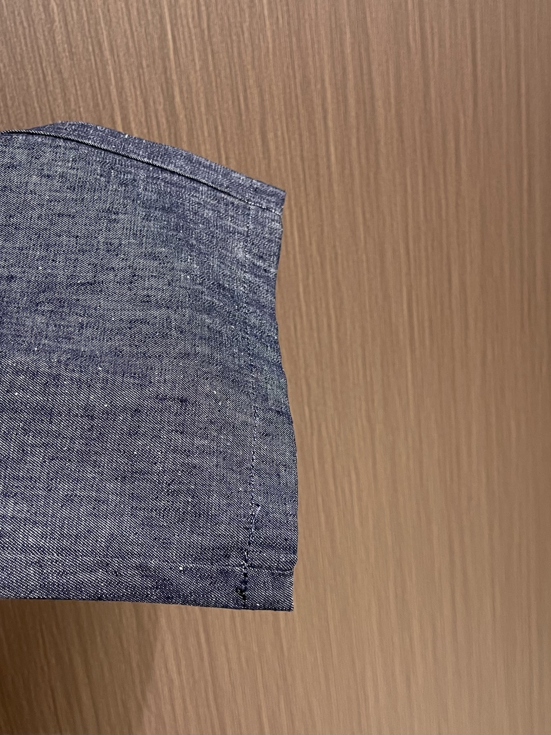 loro Piana loroPiana 灰蓝亚麻裤，春夏新作，以意大利匠艺重塑夏日松弛感。甄选混纺面料