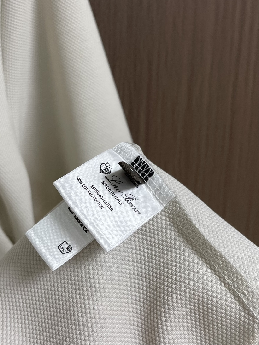 loro Piana loroPiana 2026SS春夏新品珠地网眼圆领T恤，100％长绒棉打造。珠地