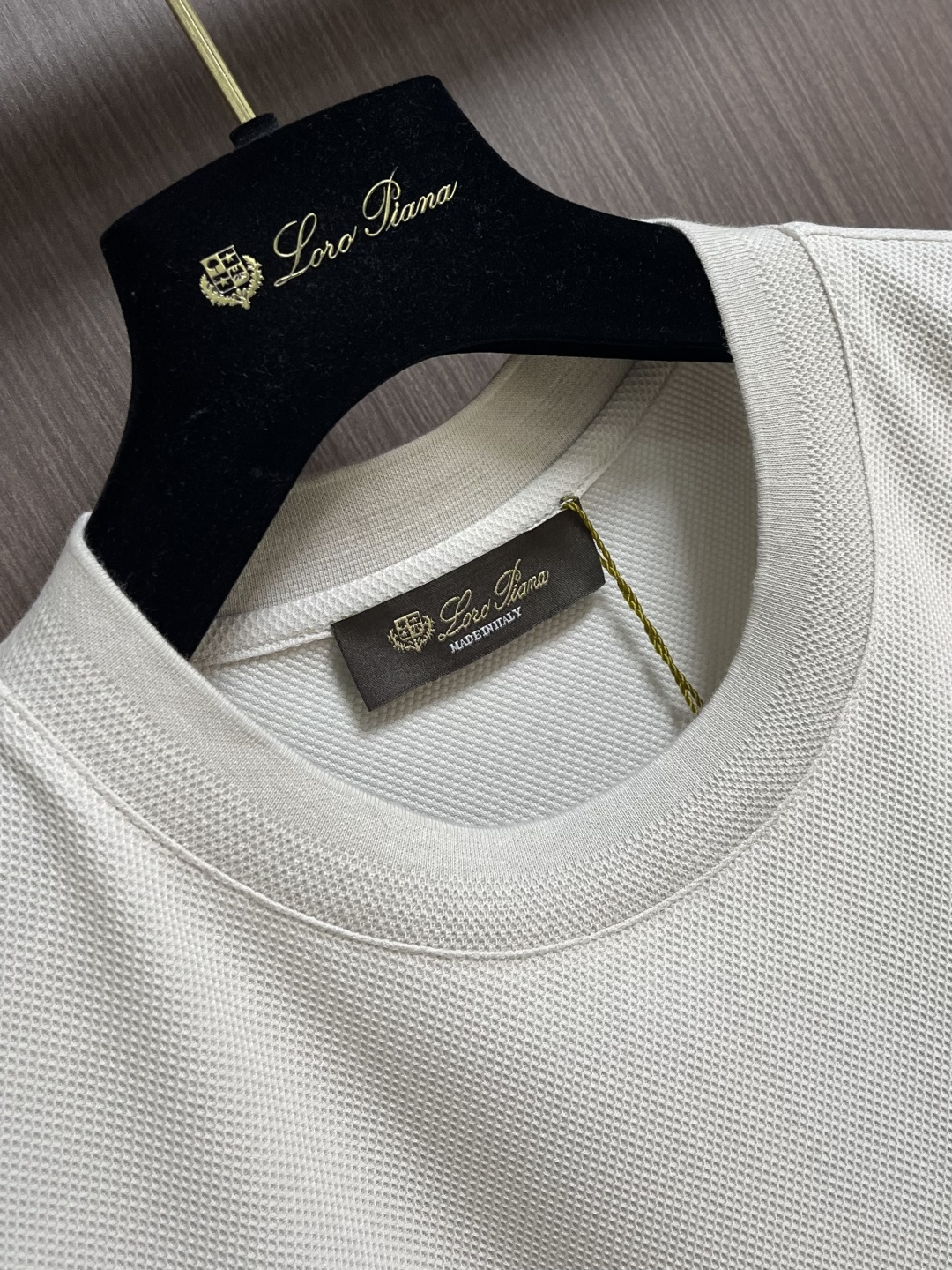 loro Piana loroPiana 2026SS春夏新品珠地网眼圆领T恤，100％长绒棉打造。珠地
