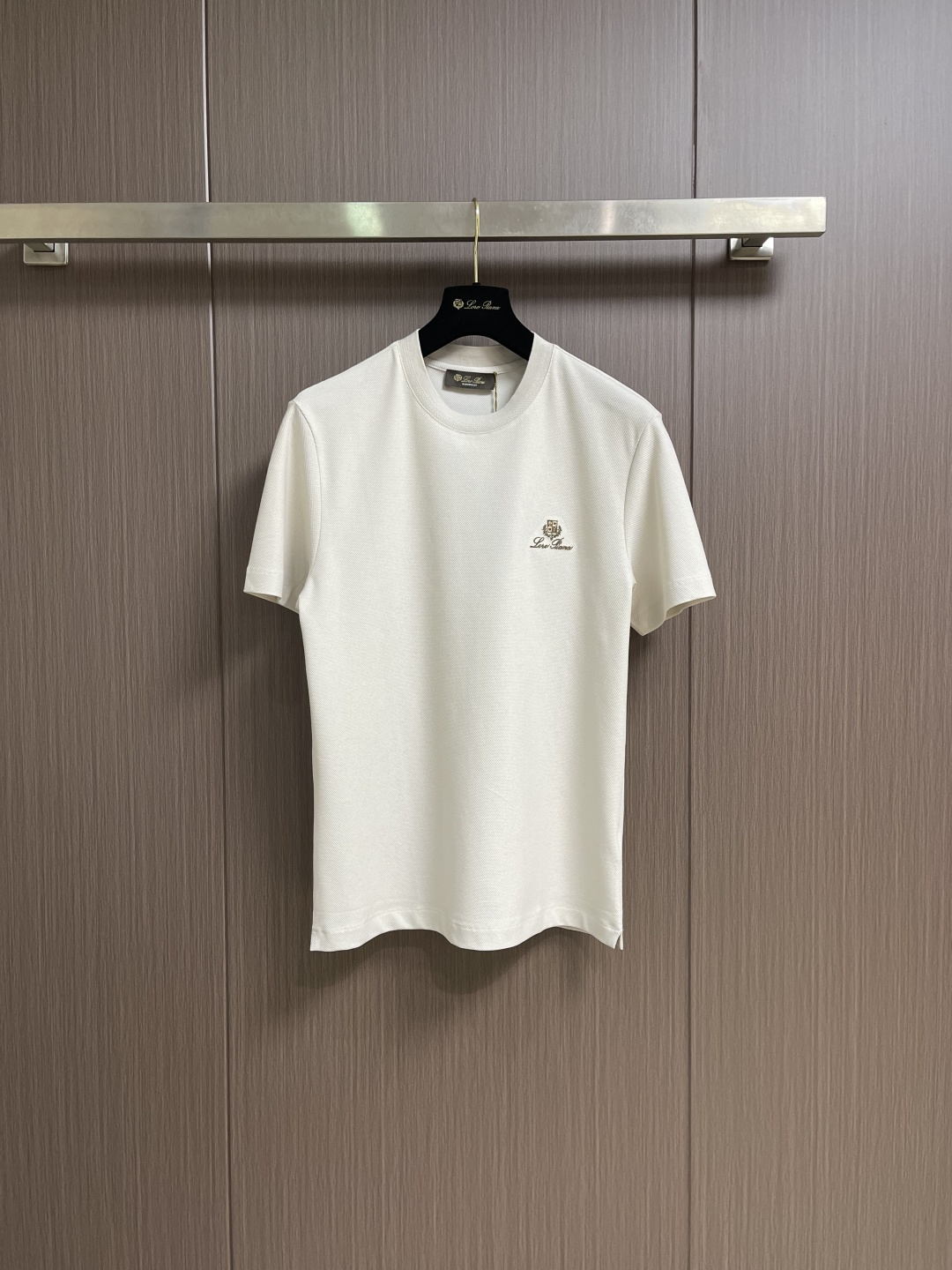 loro Piana loroPiana 2026SS春夏新品珠地网眼圆领T恤，100％长绒棉打造。珠地