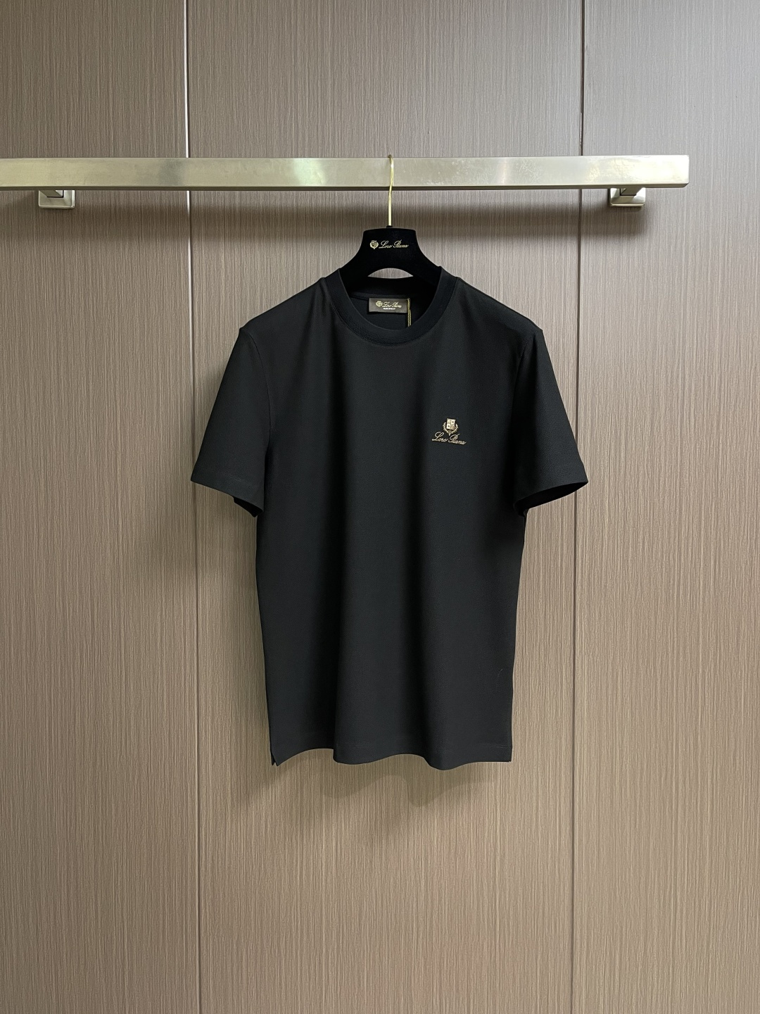 loro Piana loroPiana 2026SS春夏新品珠地网眼圆领T恤，100％长绒棉打造。珠地