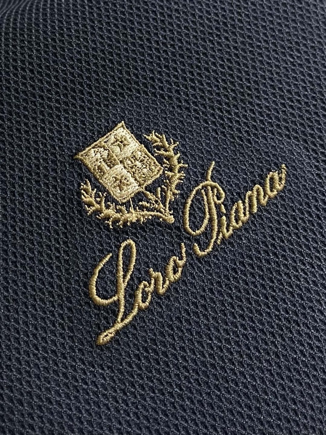 loro Piana loroPiana 2026SS春夏新品珠地网眼圆领T恤，100％长绒棉打造。珠地