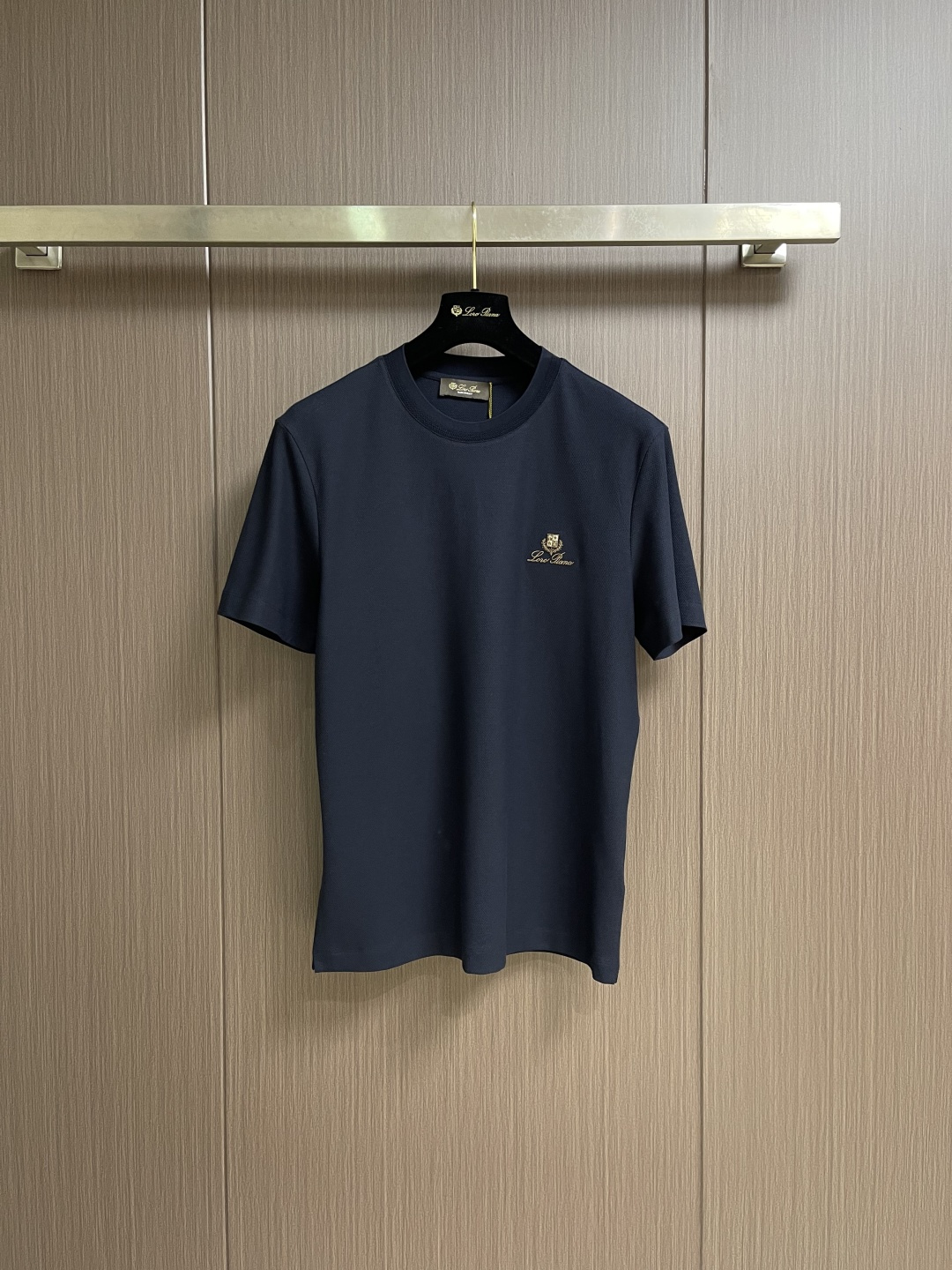 loro Piana loroPiana 2026SS春夏新品珠地网眼圆领T恤，100％长绒棉打造。珠地