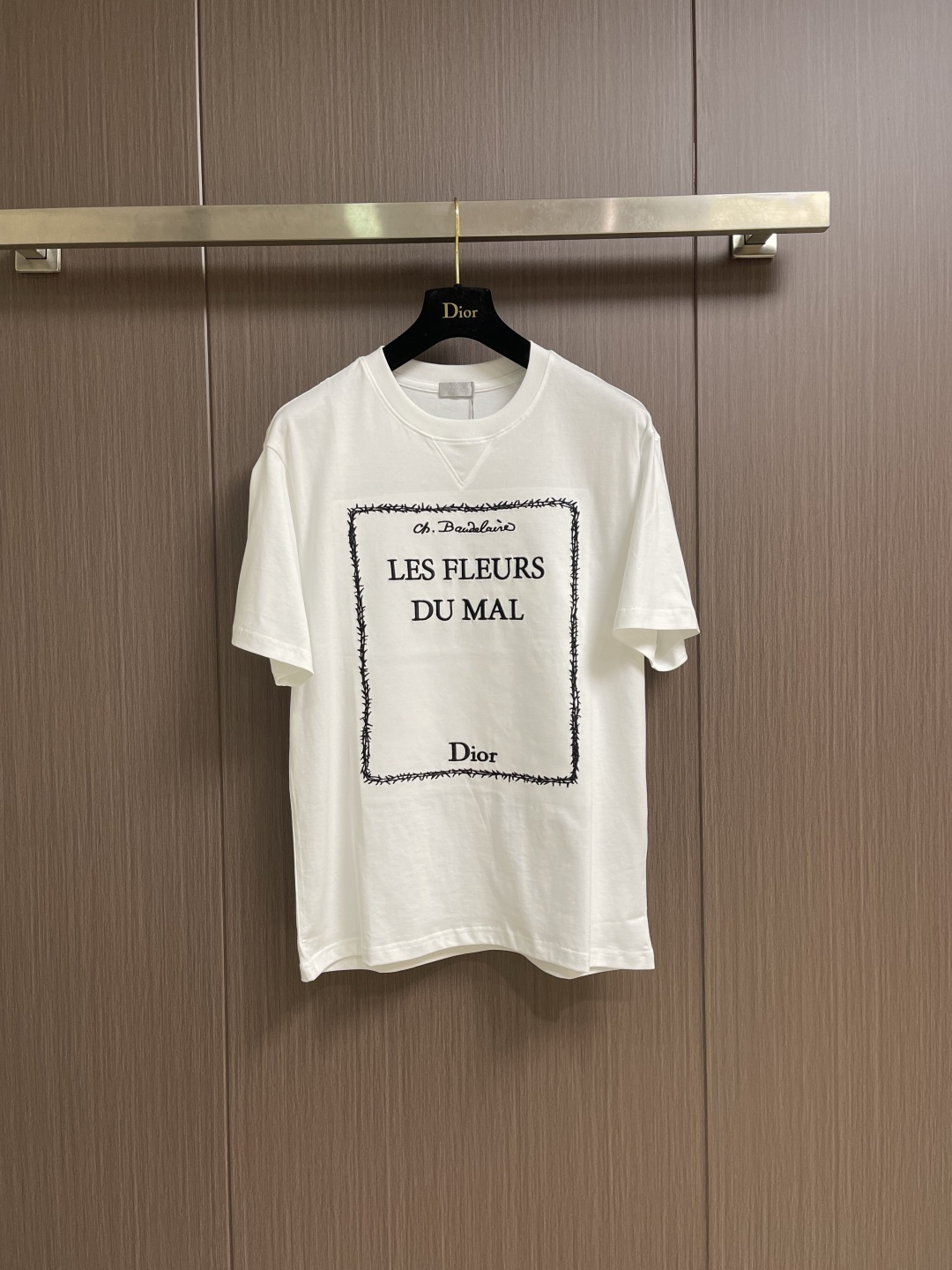 Dior 荆棘诗集刺绣短袖T恤，把高级感焊在身上，260g紧密双纱平纹棉，双纱织造的紧密平纹结构，软而不