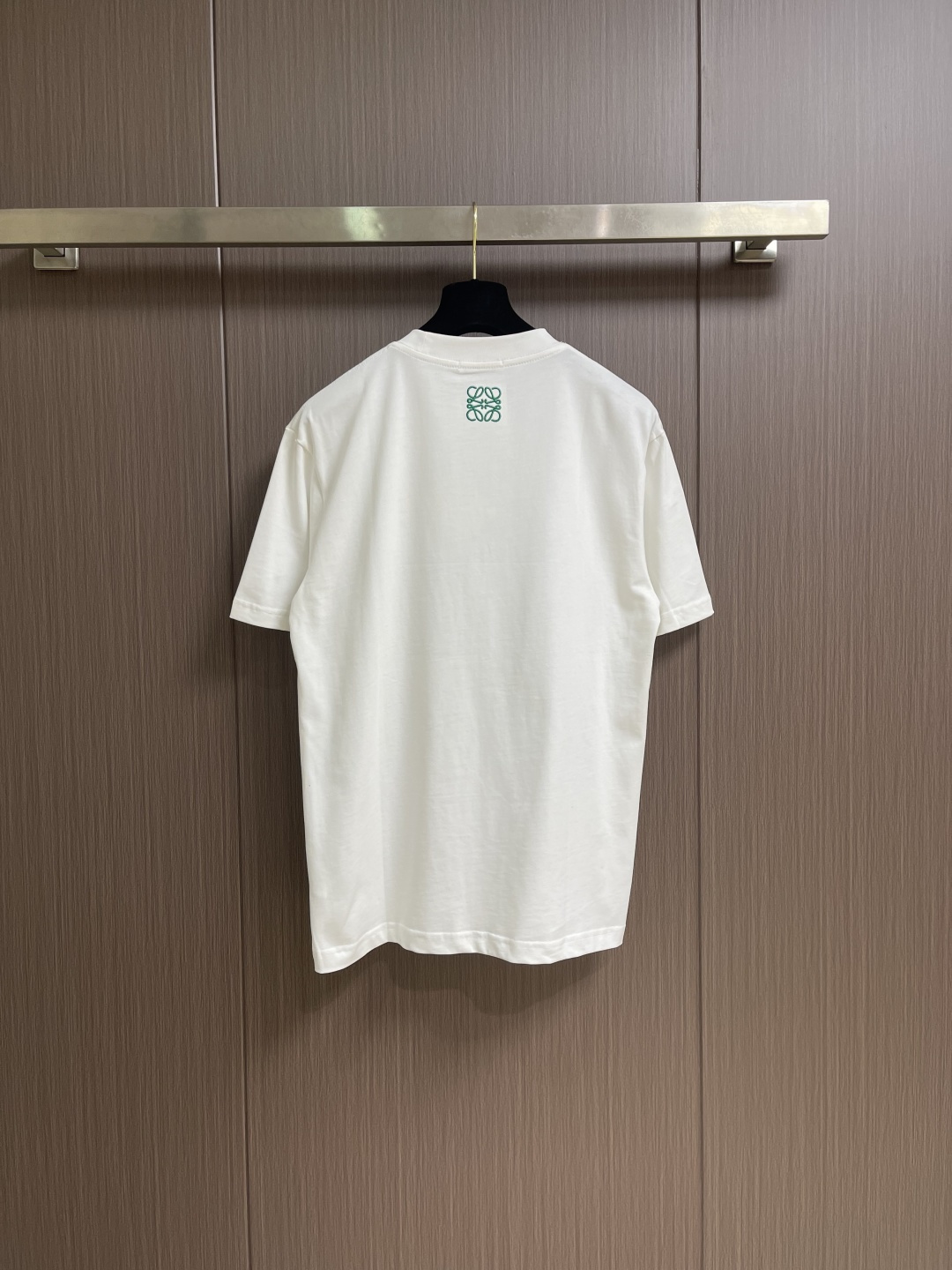 Loewe 2026ss春夏新款 罗意威刺绣logo标识胸前圆领T恤， 260g 32支双纱平纹纯棉面料