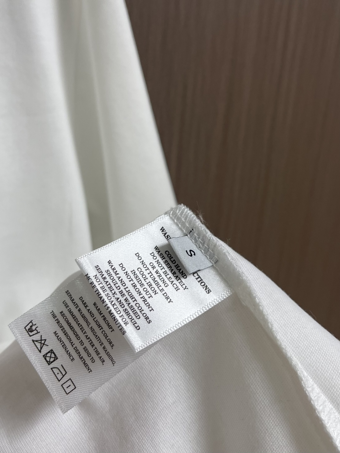 GUCCI 2026ss春夏新品圆领短袖T恤，100％全棉300g面料，柔软亲肤，挺阔有垂坠感。四线密边