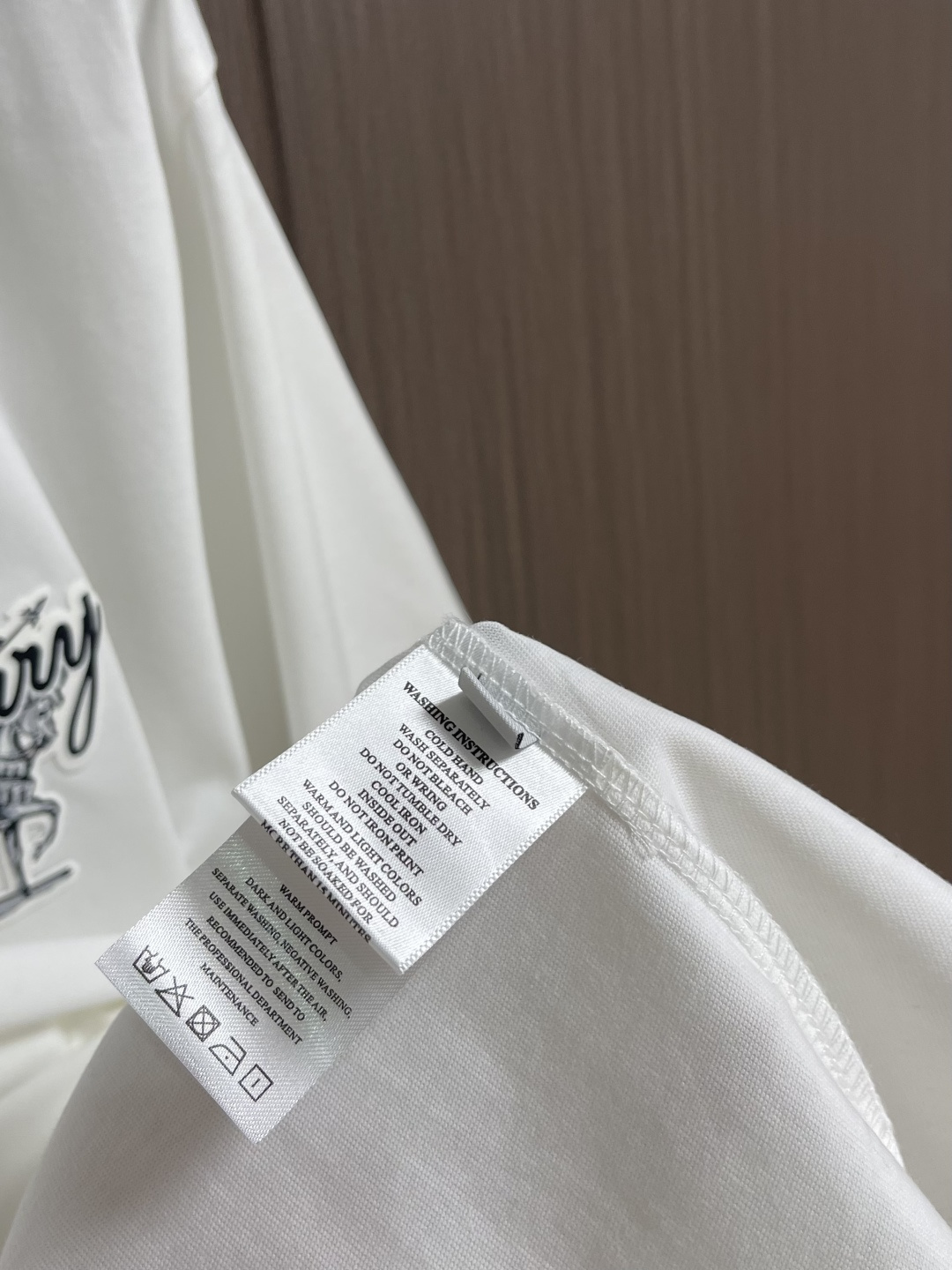 Burberry 2026SS早春新款战马印花圆领短袖T恤，客供高支弹力面料，平整匀称的针轻薄清爽，柔软