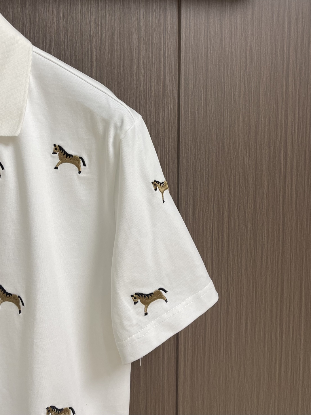 Thom Browne TB 满身小马重工刺绣翻领Polo衫 马年限定珠地纯棉色织，效果立体有型， 小马