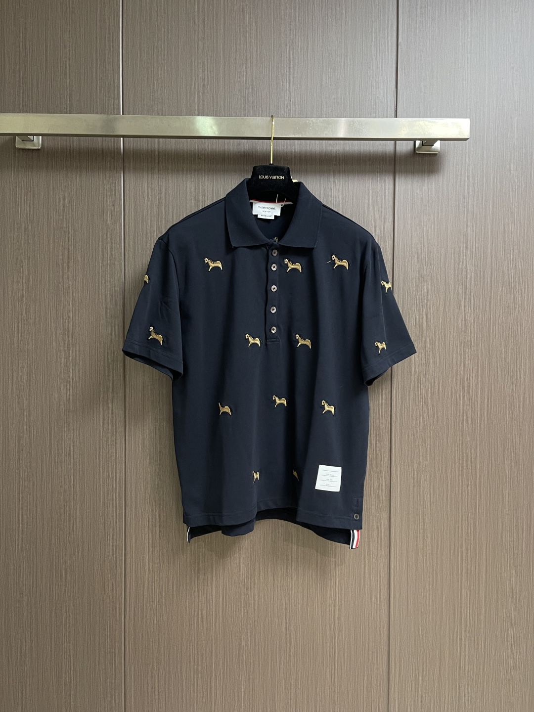 Thom Browne TB 满身小马重工刺绣翻领Polo衫 马年限定珠地纯棉色织，效果立体有型， 小马
