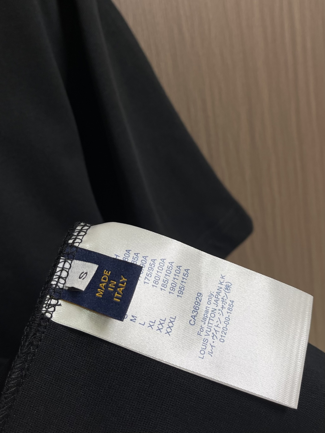 LV 2026fw夏季新款刺绣短袖t恤，定制260g全棉双纱紧密爽滑面料，布面干净，布纹清晰，手感非常细