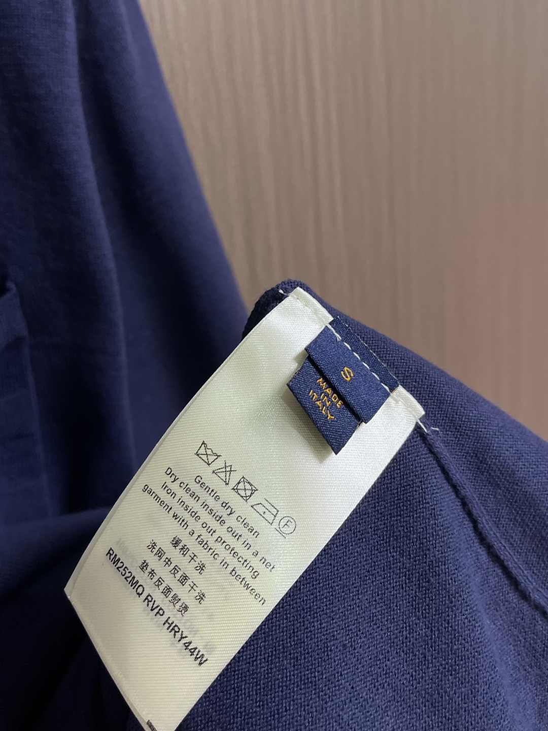 LV 2026ss夏季格纹提花拼接针织POLO衫，采用独特肌理感面料，立体方格纹理超有质感，区别于普通纯