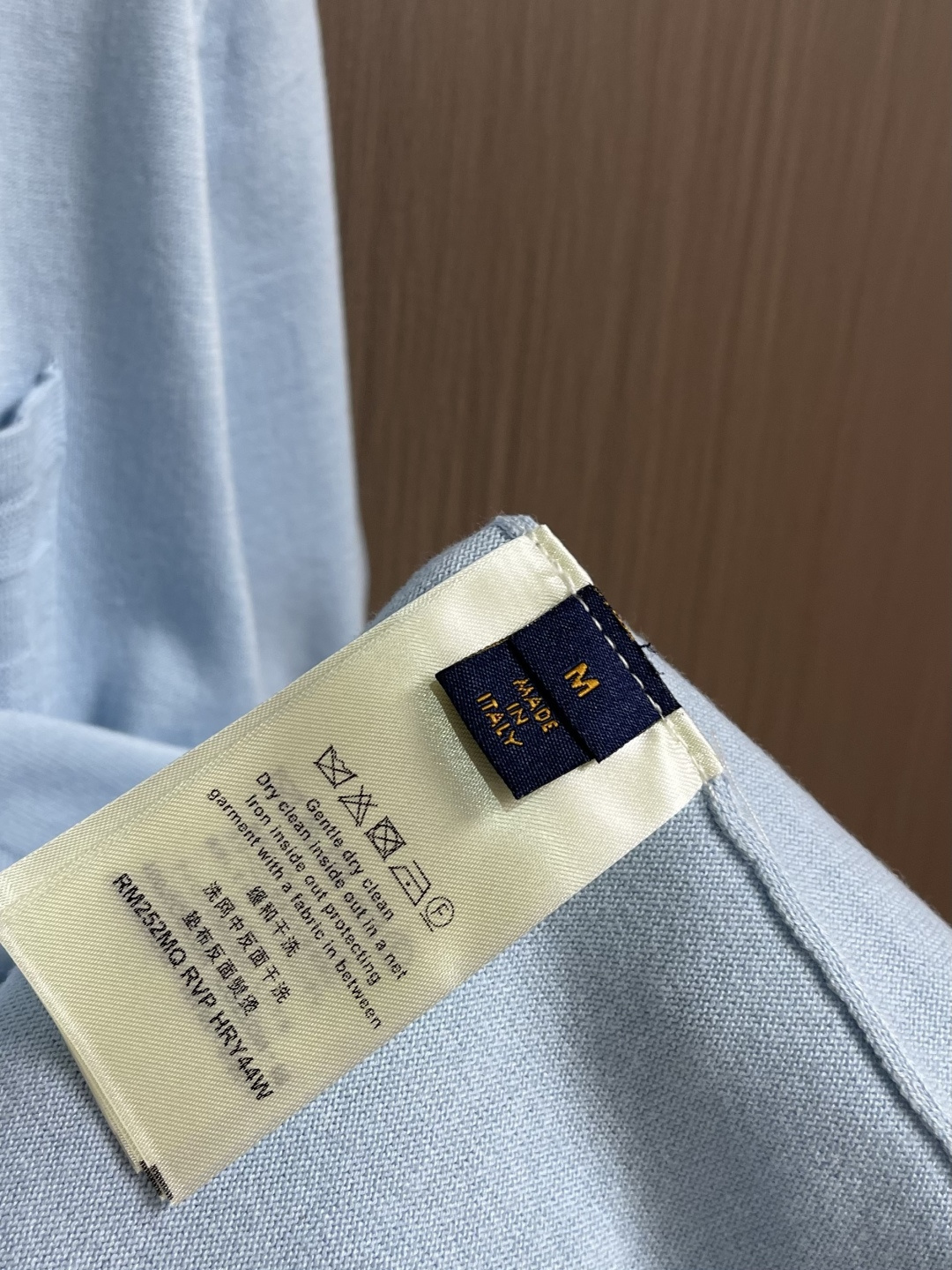 LV 2026ss夏季格纹提花拼接针织POLO衫，采用独特肌理感面料，立体方格纹理超有质感，区别于普通纯