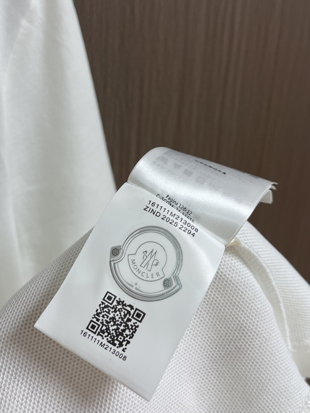 Moncler 2026SS早春新款立体仔章POLO衫 短袖马球衫，定制字母标识纽扣，细节到位，采用10