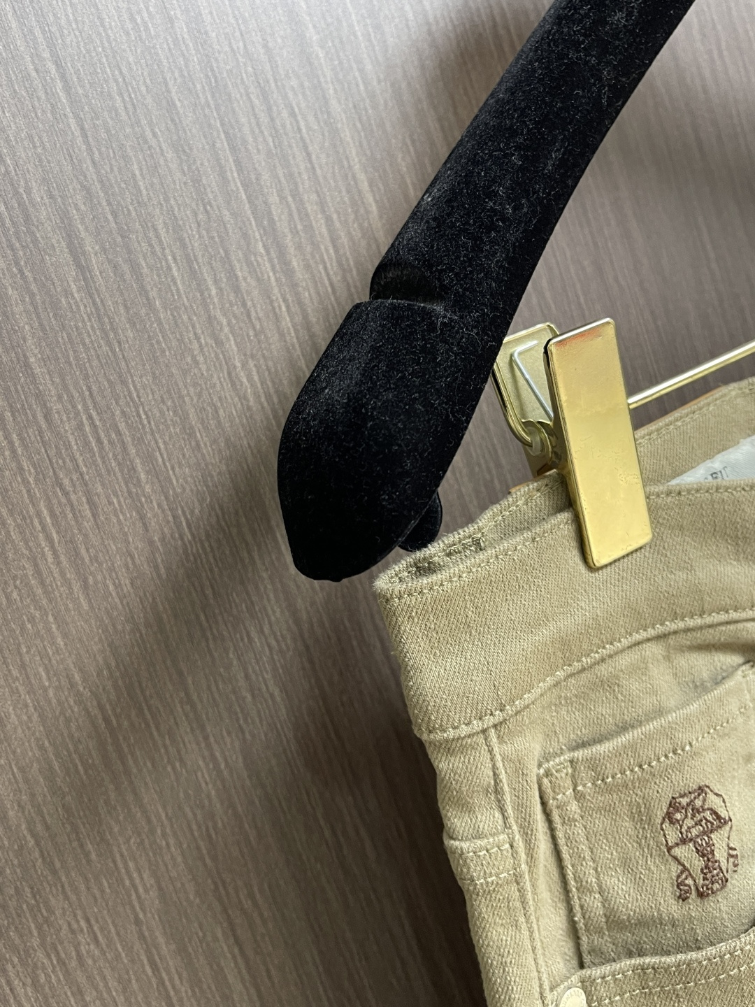 BC 2026ss春夏新款牛仔长裤。定制日本进口丹宁面料，手感柔软上身修身显瘦包臀特别好看完胜，时尚净版