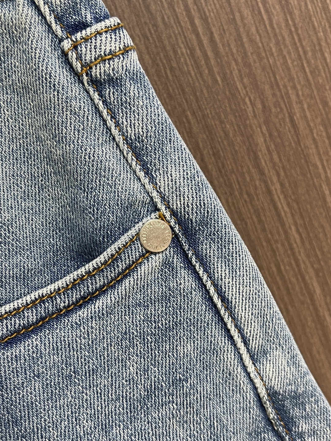 BC 2026ss春夏新款牛仔长裤。定制日本进口丹宁面料，手感柔软上身修身显瘦包臀特别好看完胜，时尚净版