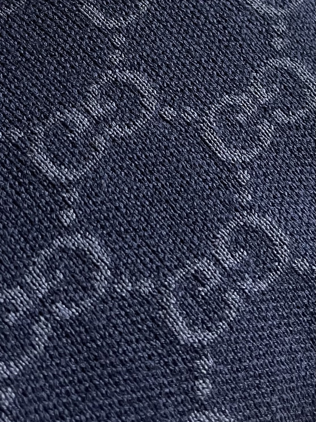 GUCCI 2026 FW春夏锁扣毛织POLO衫，这款 棉桑蚕丝混纺提花衫采用棉与桑蚕丝混纺面料，经精密