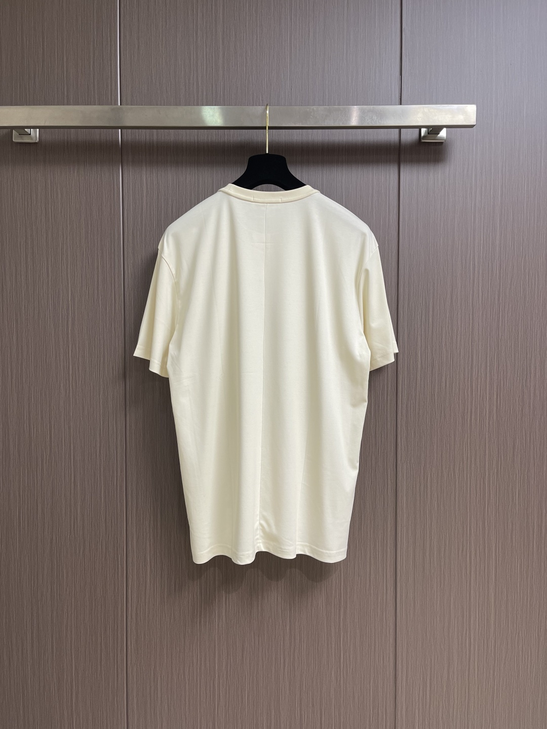 CELINE 天丝亚麻混纺字母短袖T恤，高阶松弛感之选～经典弧形CE字母标识，以高密胶印工艺呈现，利落挺