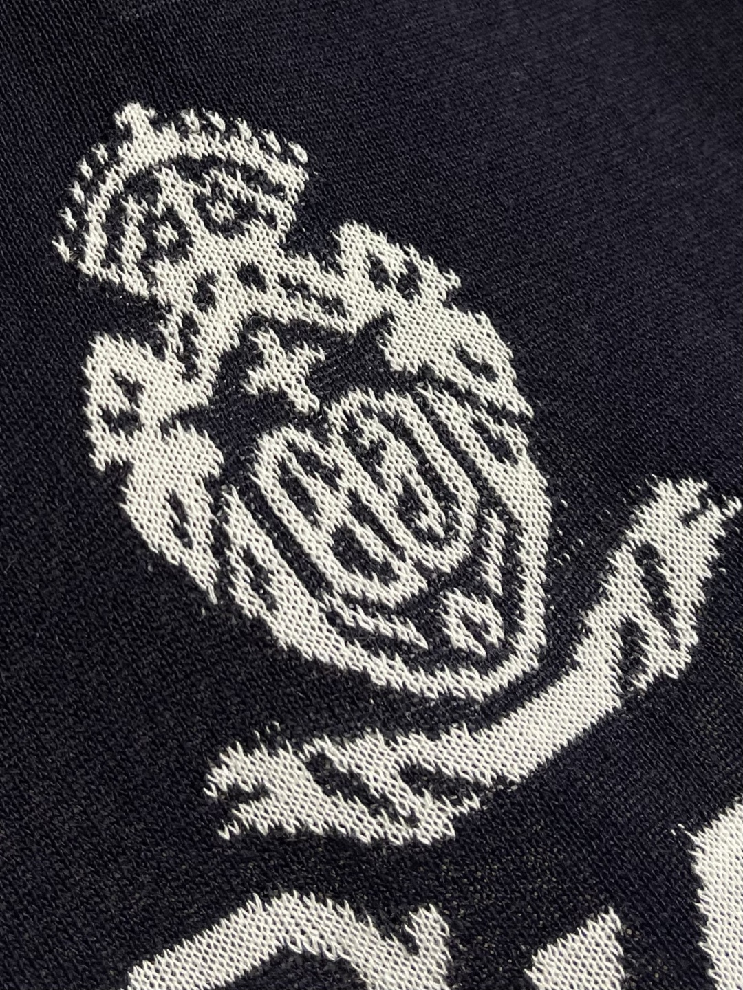 Gucci 嵌花针织短袖T恤，定织冰丝亚麻混纺针织，以雾感深海蓝为主色调，Guc Firenze Sin