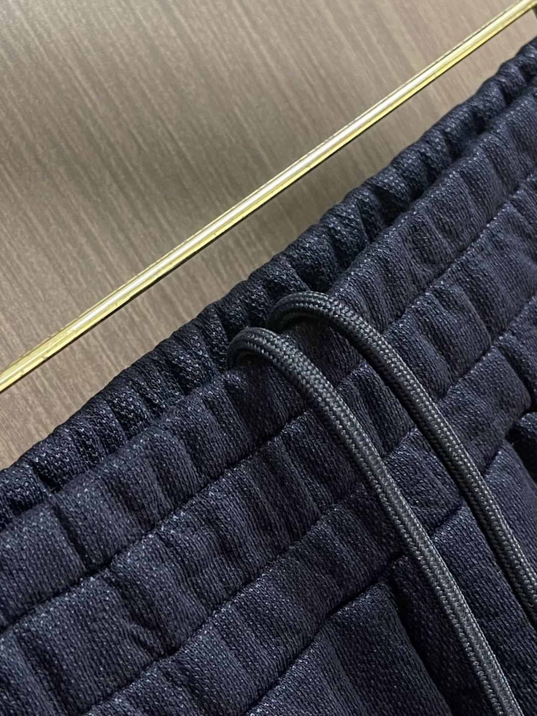 Dior 暗纹提花针织短裤，复古花纹藏细节，质感拉满显高级。柔软针织面料亲肤透气，松紧腰头适配各种腰围，