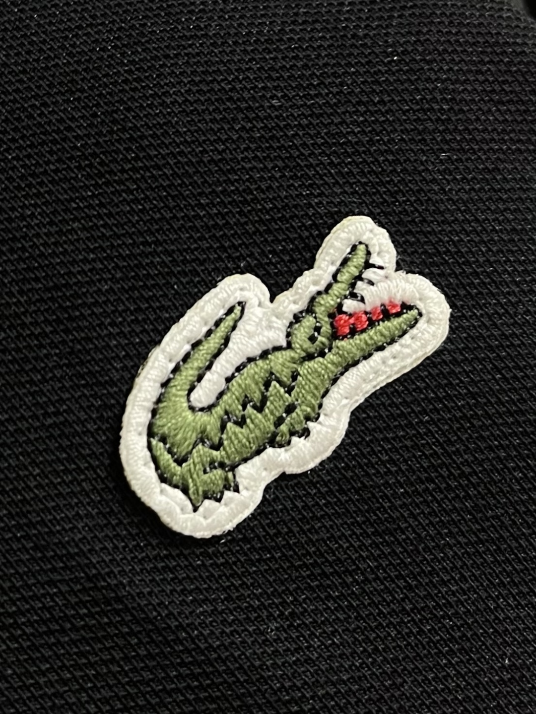 Lacoste 鳄鱼徽标短袖Polo衫 定制琉光蜂萃棉 细腻柔软 舒适透气 纯粹本白为底 以极简质感 诠