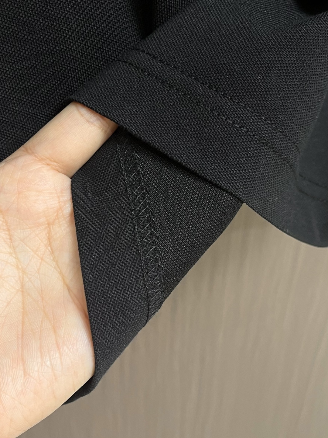 Lacoste 鳄鱼徽标短袖Polo衫 定制琉光蜂萃棉 细腻柔软 舒适透气 纯粹本白为底 以极简质感 诠