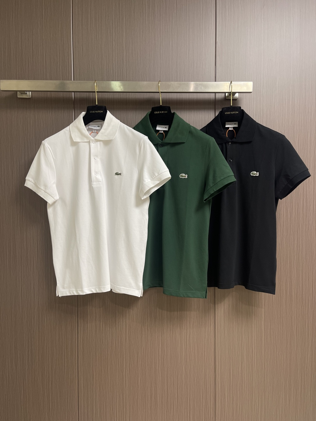 Lacoste 鳄鱼徽标短袖Polo衫 定制琉光蜂萃棉 细腻柔软 舒适透气 纯粹本白为底 以极简质感 诠