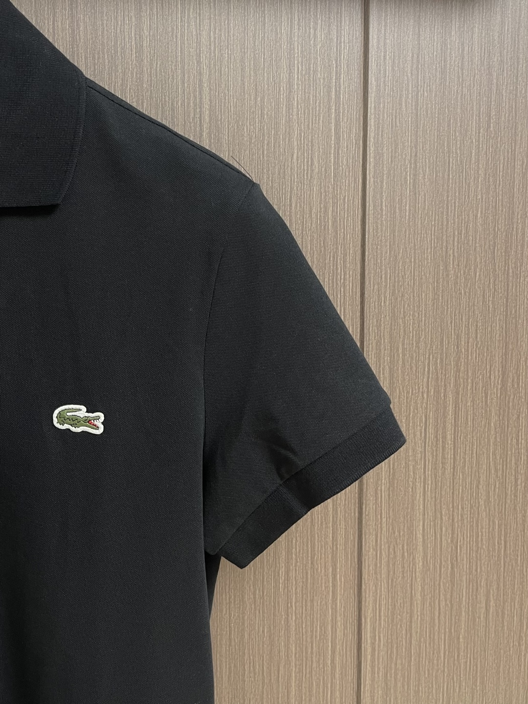 Lacoste 鳄鱼徽标短袖Polo衫 定制琉光蜂萃棉 细腻柔软 舒适透气 纯粹本白为底 以极简质感 诠