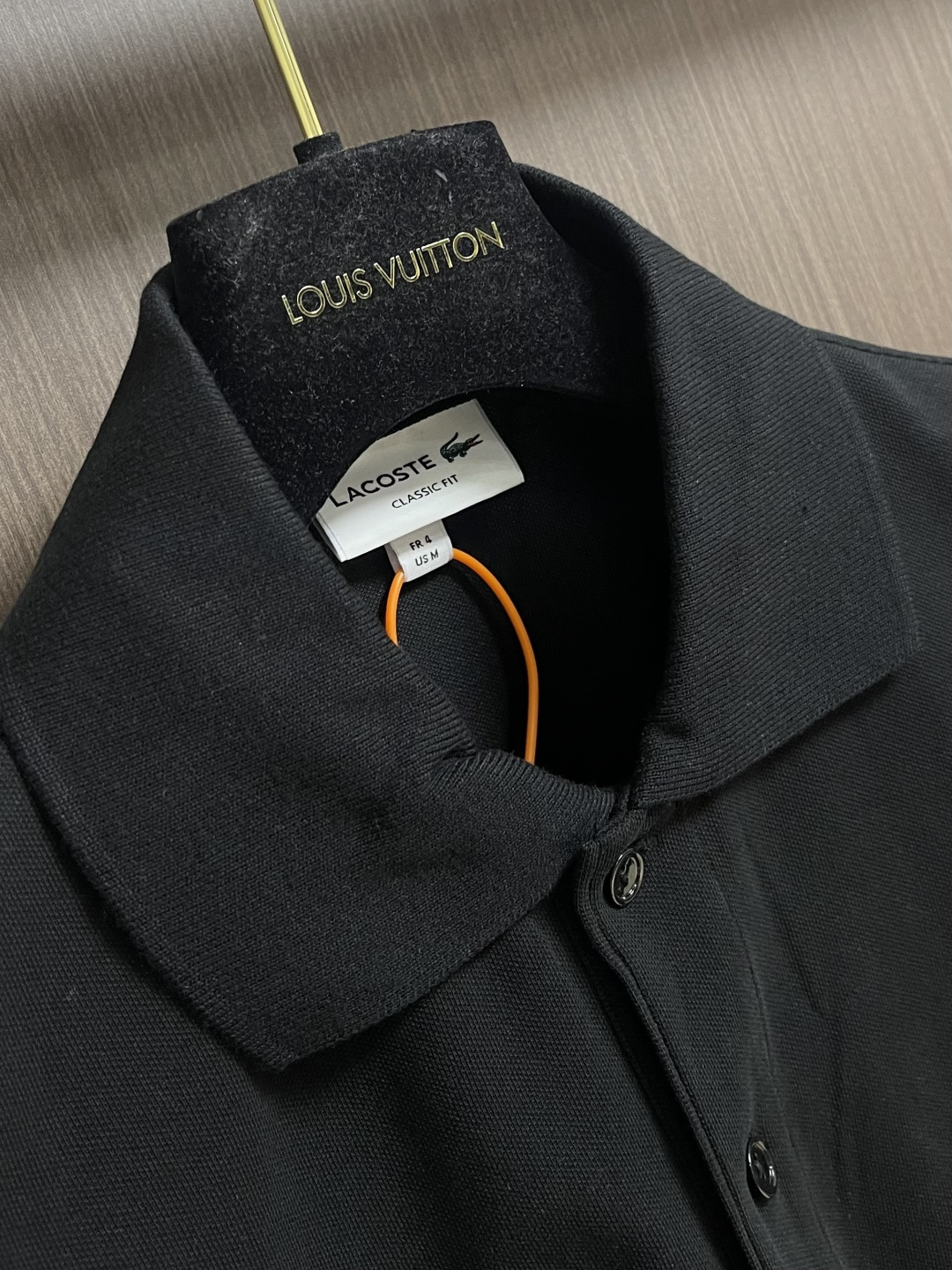 Lacoste 鳄鱼徽标短袖Polo衫 定制琉光蜂萃棉 细腻柔软 舒适透气 纯粹本白为底 以极简质感 诠