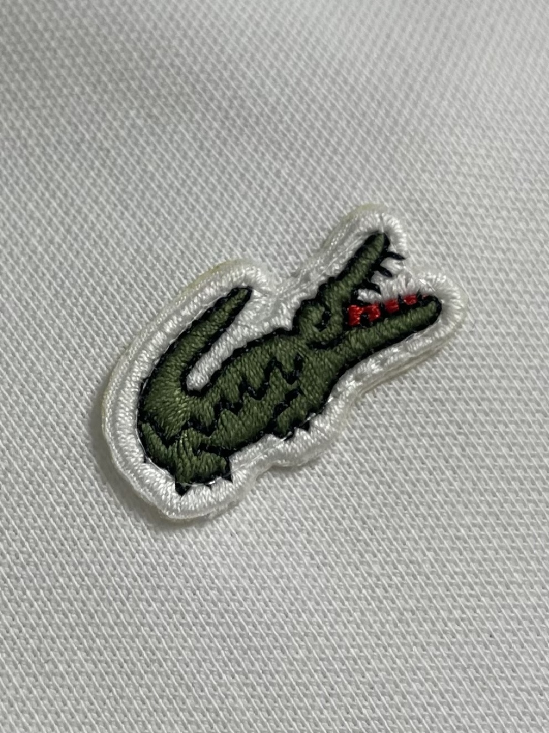 Lacoste 鳄鱼徽标短袖Polo衫 定制琉光蜂萃棉 细腻柔软 舒适透气 纯粹本白为底 以极简质感 诠