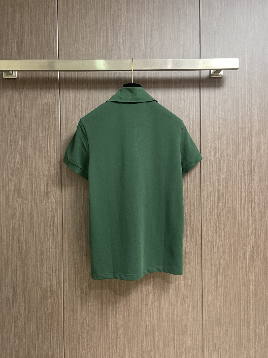 Lacoste 鳄鱼徽标短袖Polo衫 定制琉光蜂萃棉 细腻柔软 舒适透气 纯粹本白为底 以极简质感 诠