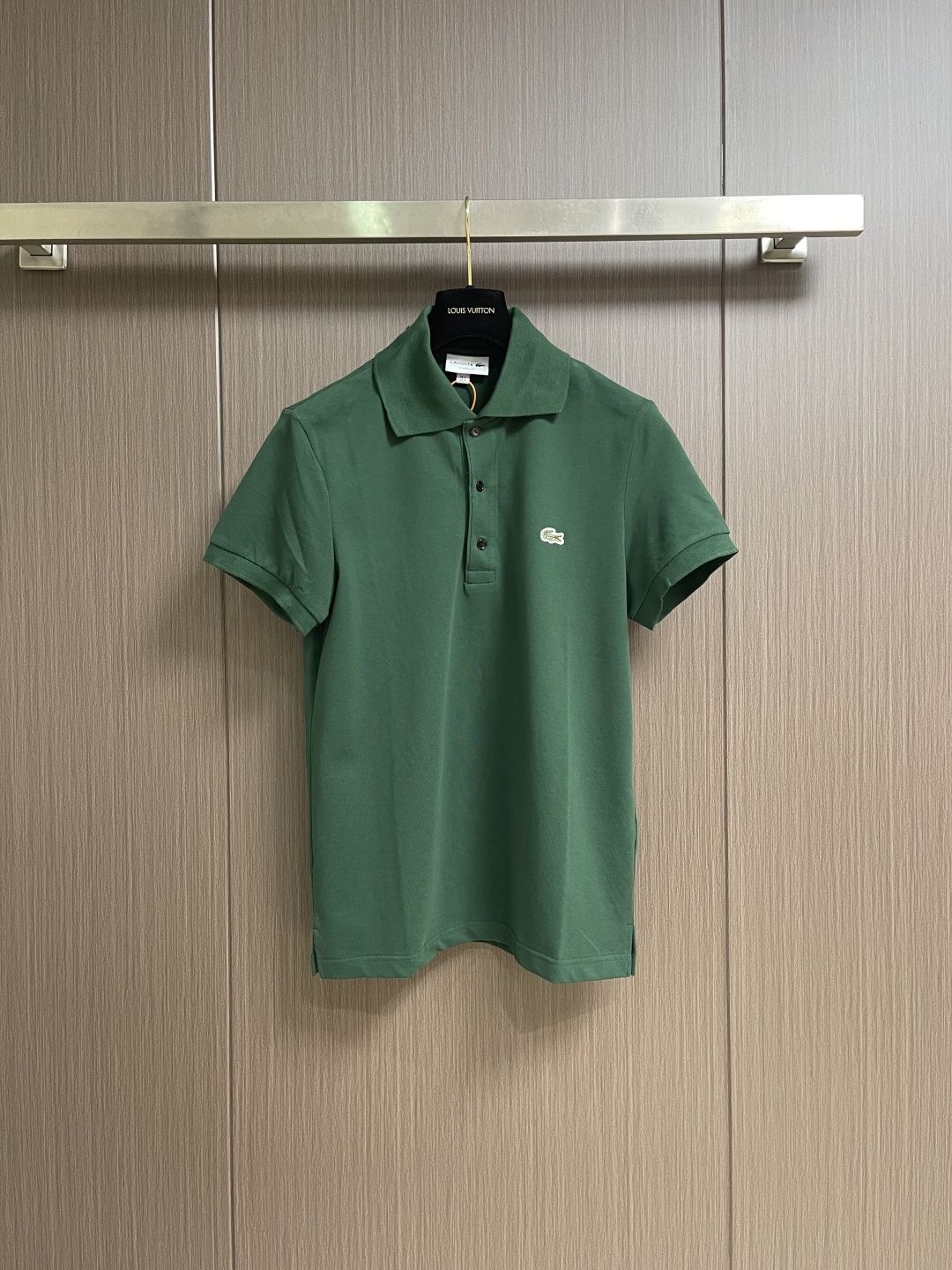 Lacoste 鳄鱼徽标短袖Polo衫 定制琉光蜂萃棉 细腻柔软 舒适透气 纯粹本白为底 以极简质感 诠