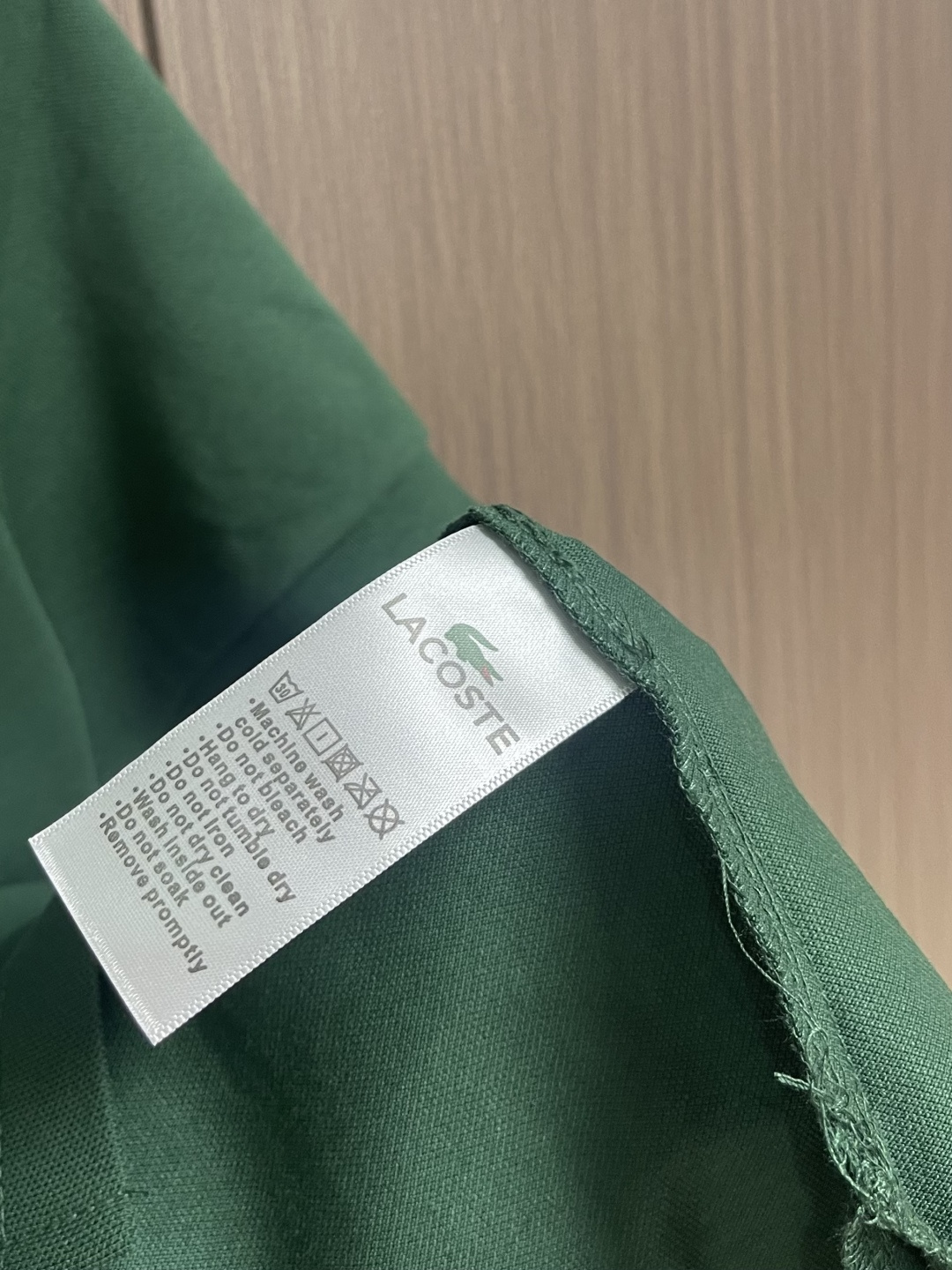 Lacoste 鳄鱼徽标短袖Polo衫 定制琉光蜂萃棉 细腻柔软 舒适透气 纯粹本白为底 以极简质感 诠