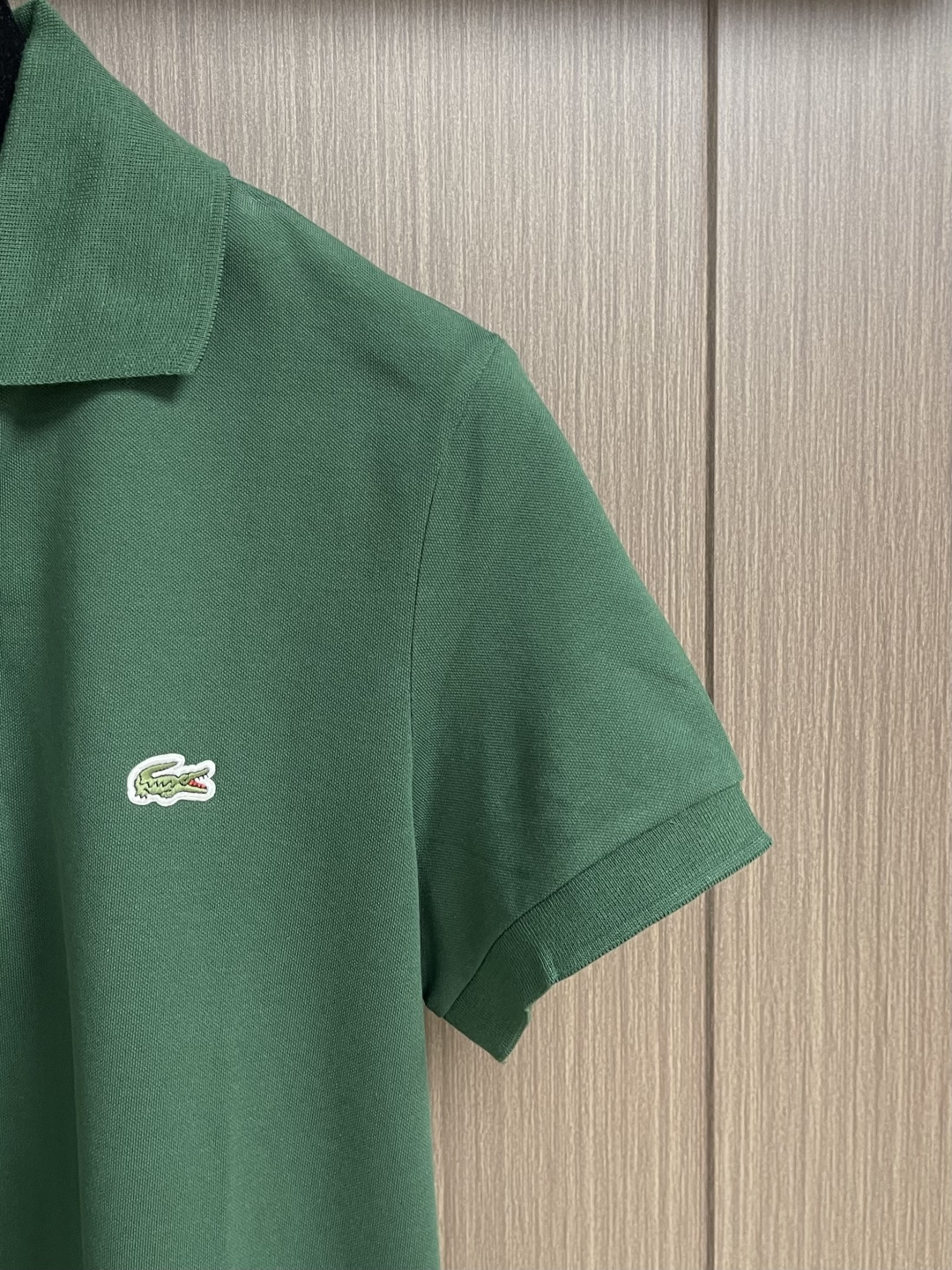 Lacoste 鳄鱼徽标短袖Polo衫 定制琉光蜂萃棉 细腻柔软 舒适透气 纯粹本白为底 以极简质感 诠