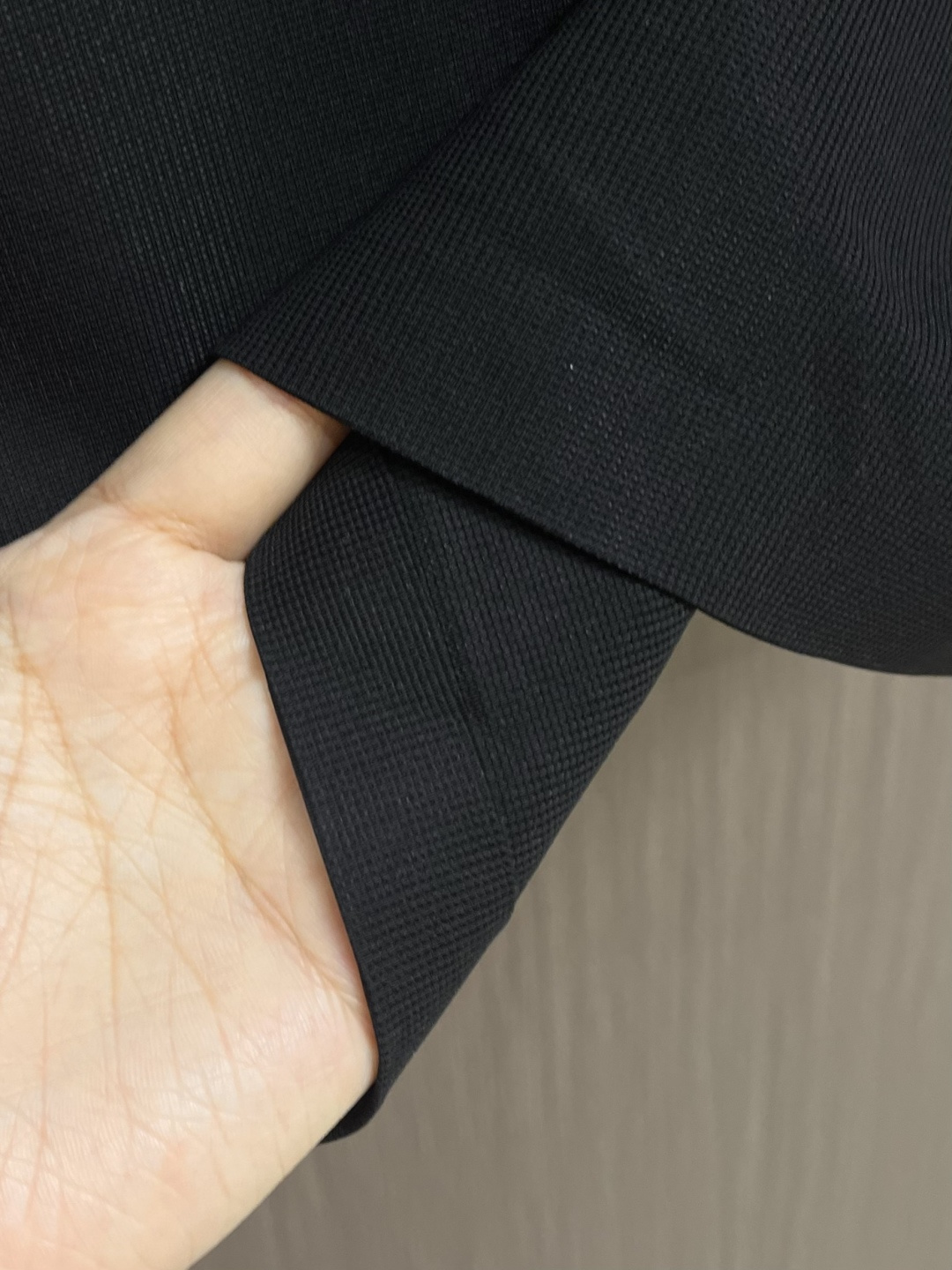 Zegna 2026SS新款短袖POLO，100％长绒棉珠地网眼面料，透气亲肤，抗皱有型！经典翻领，细节