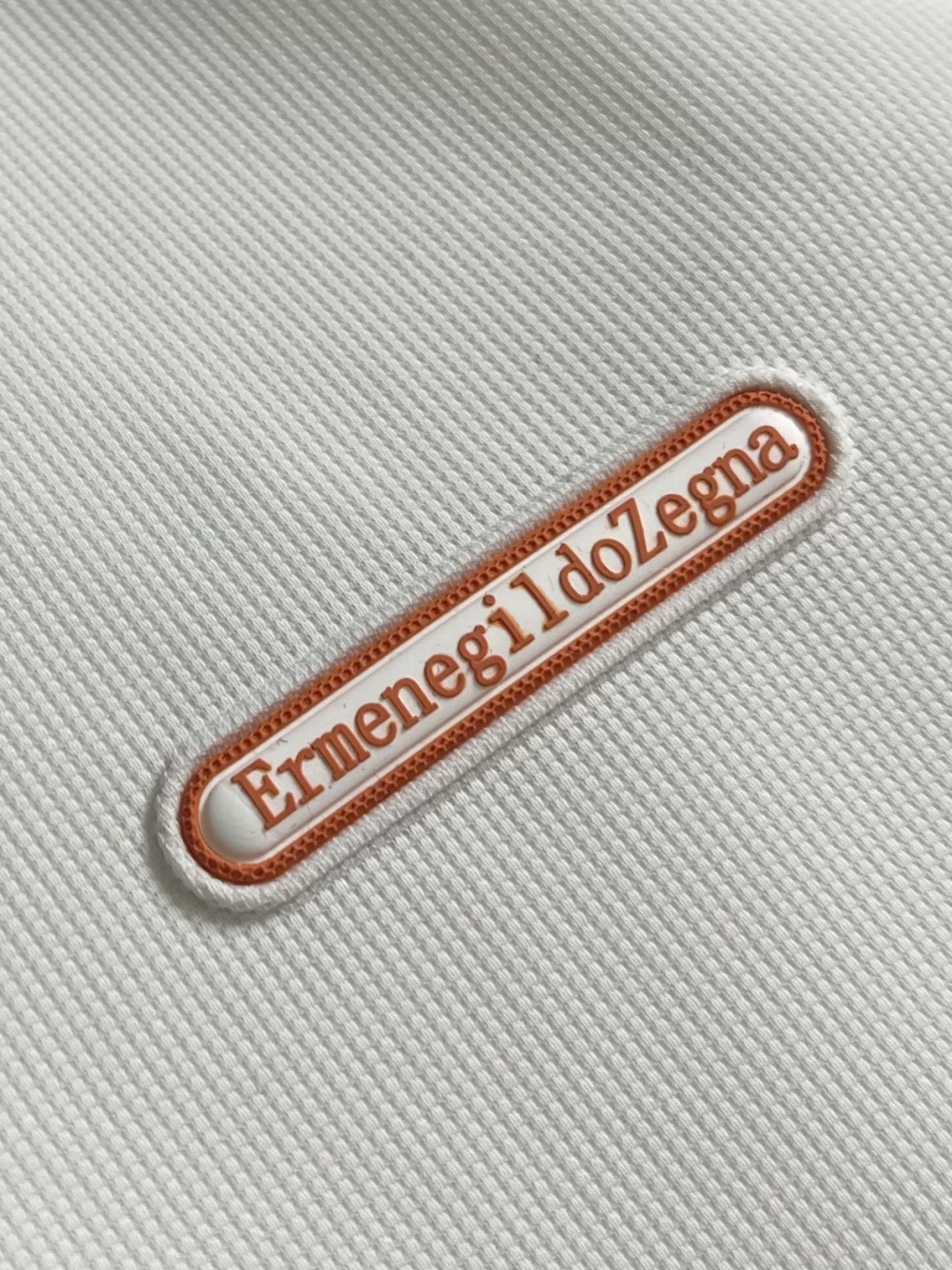 Zegna 2026SS新款短袖POLO，100％长绒棉珠地网眼面料，透气亲肤，抗皱有型！经典翻领，细节