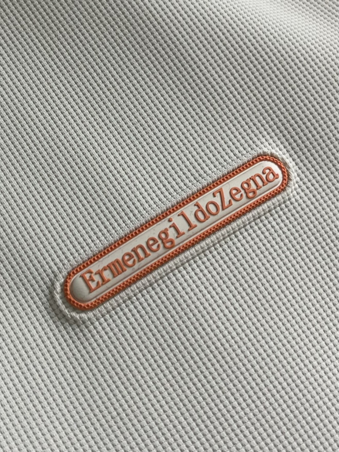 Zegna 2026SS新款短袖POLO，100％长绒棉珠地网眼面料，透气亲肤，抗皱有型！经典翻领，细节