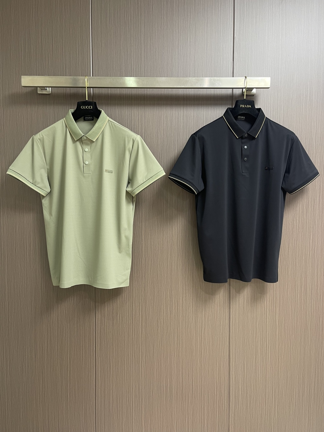 ZEGNA 男士经典短袖POLO，演绎夏日优雅翻领衫，以其简约而不失格调的设计，成为本季最值得入手的时尚