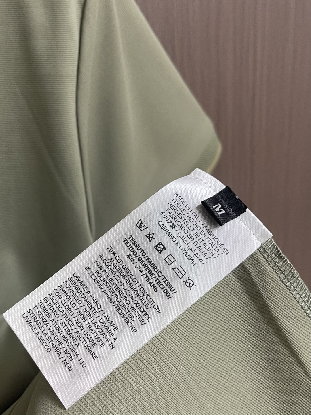 ZEGNA 男士经典短袖POLO，演绎夏日优雅翻领衫，以其简约而不失格调的设计，成为本季最值得入手的时尚