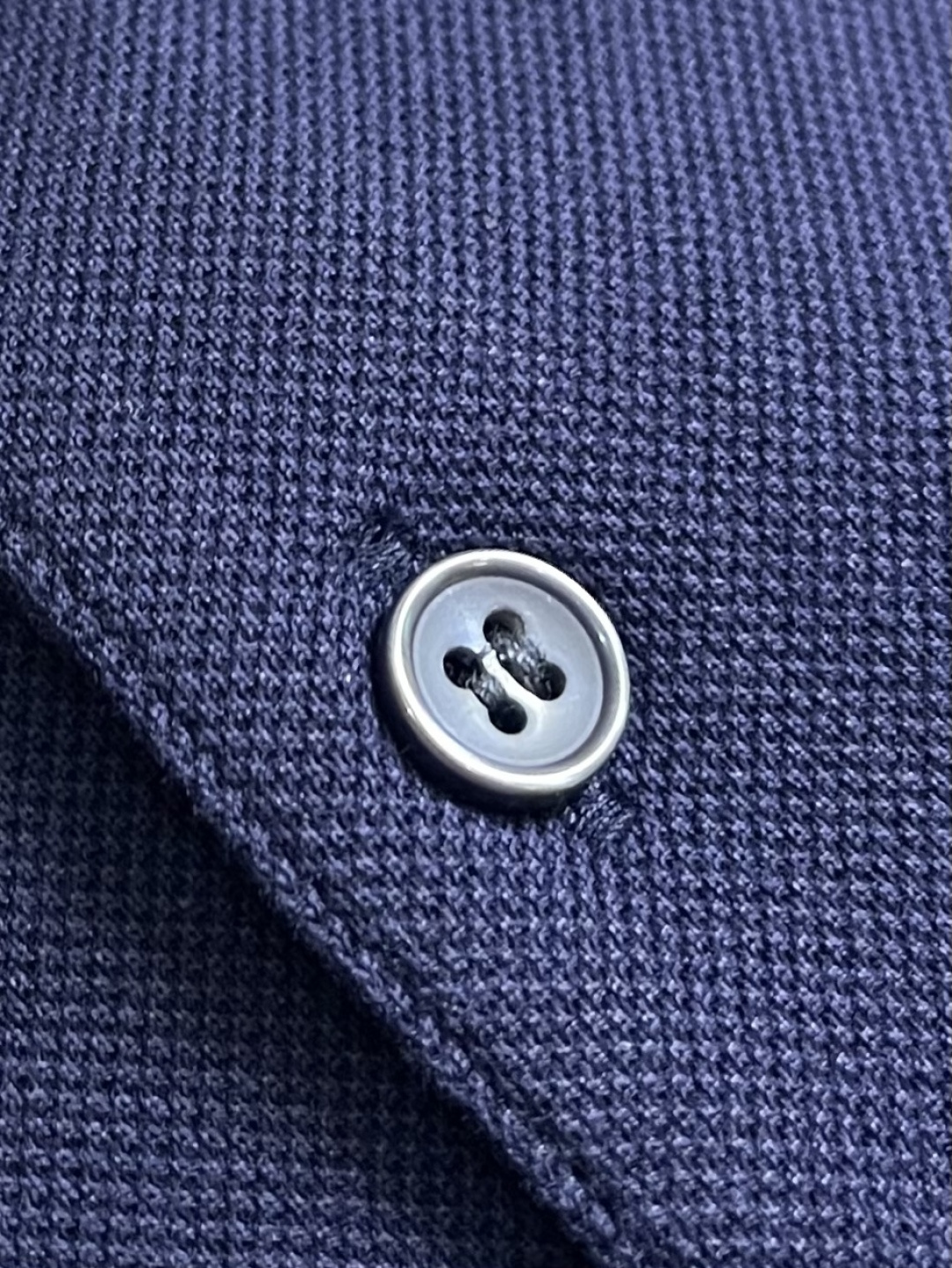 moncler 2026ss春夏新款短袖POLO！ 合体的剪裁 胸口饰以徽标点缀 让整体更具细节感 合体