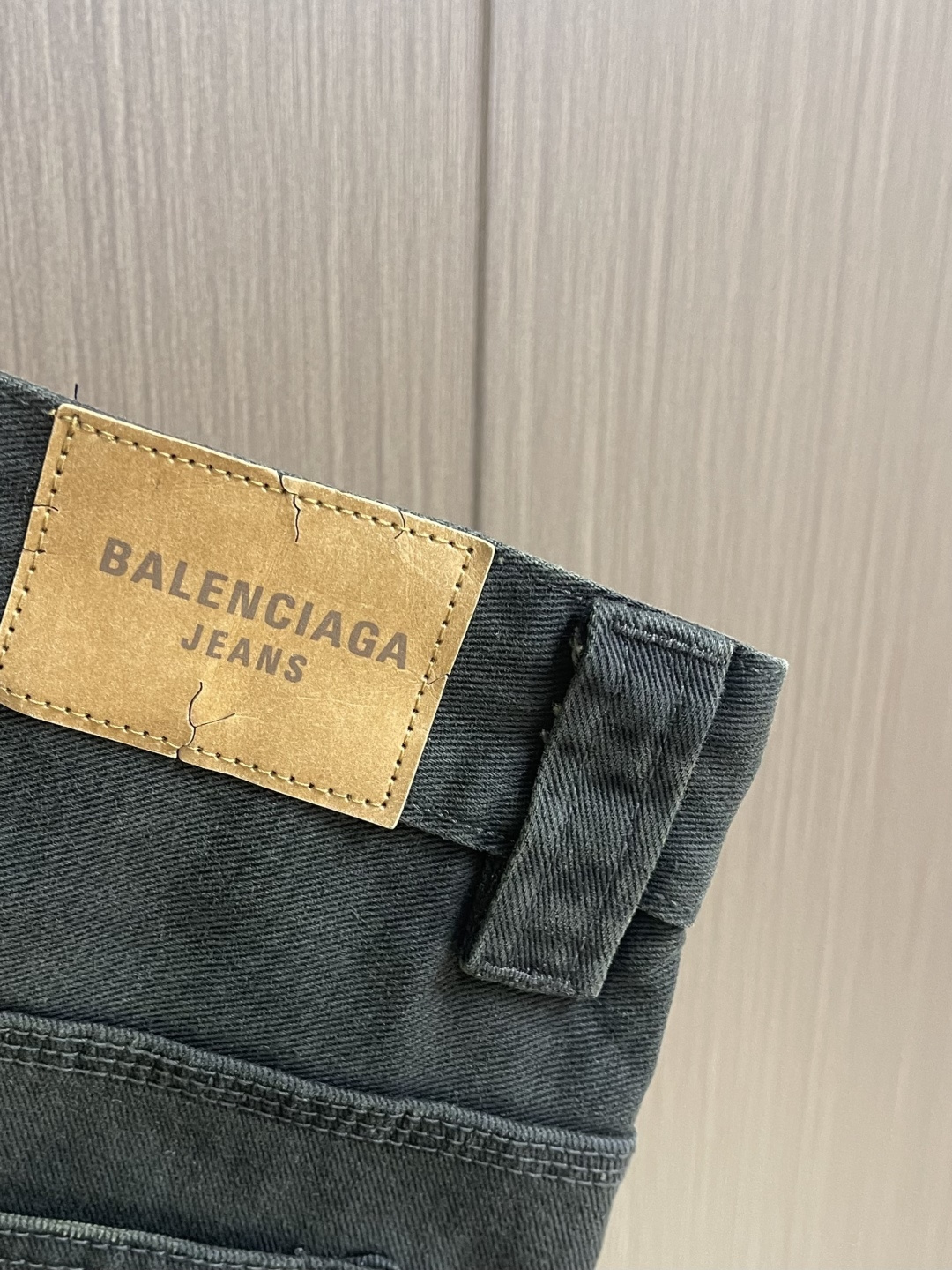 Balenciaga 2026ss新款双膝铆钉拼接撞色小众设计感vintage美式复古baggy牛仔裤，
