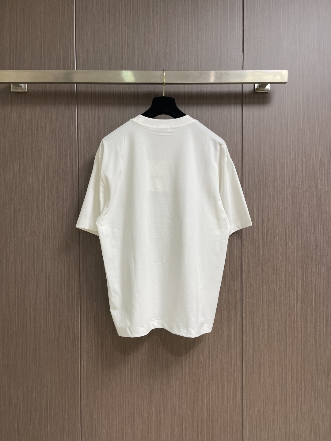 MONCLER 2026SS春夏短袖T恤，这款短袖面料采用32支双股新疆长绒棉紧密圆领短袖，领口用耐洗防