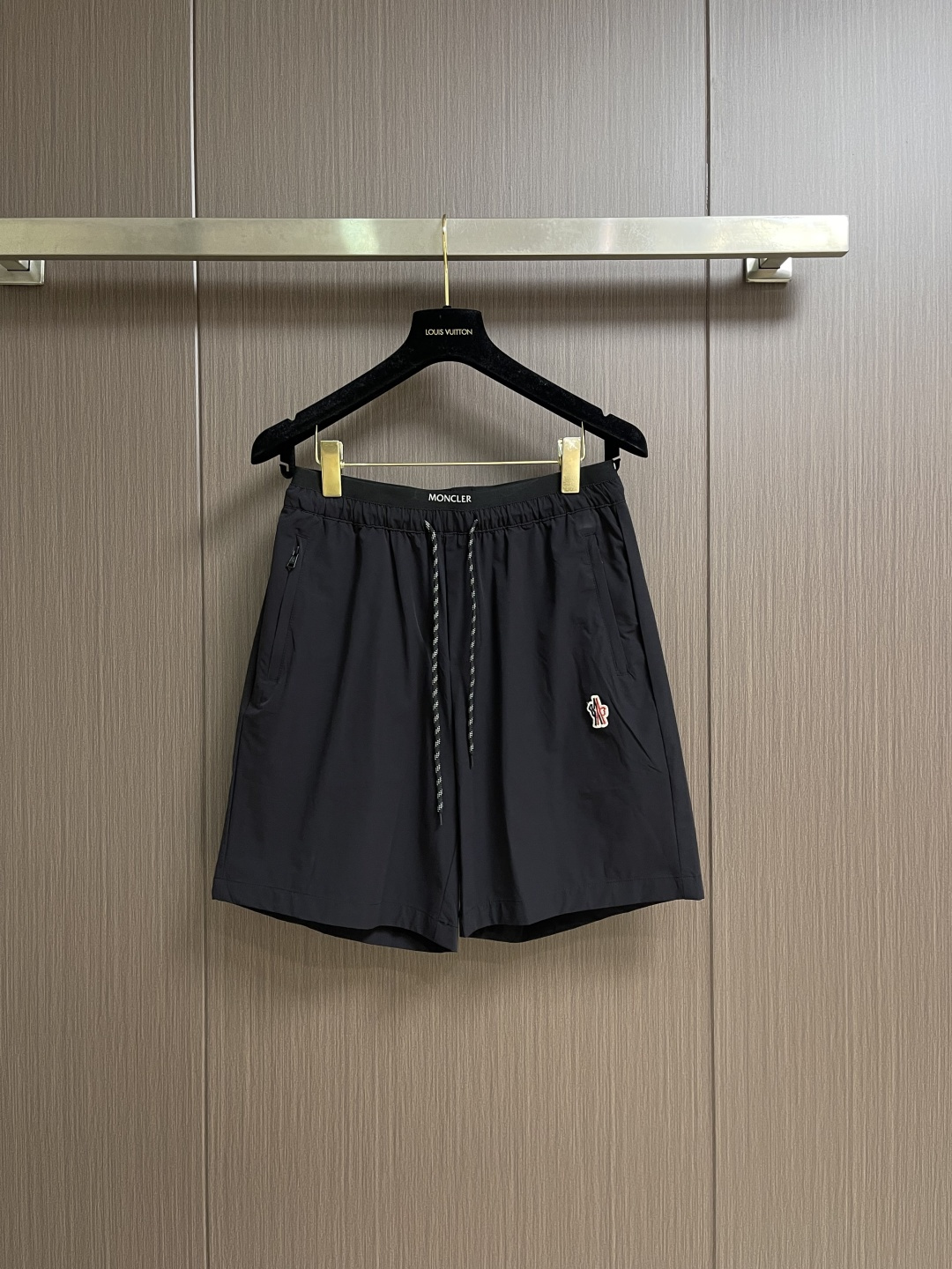 Moncler 2026ss新款短裤速干裤 高订制原版五金！上身效果超正，腿部线条完全得到彰显，全客供进