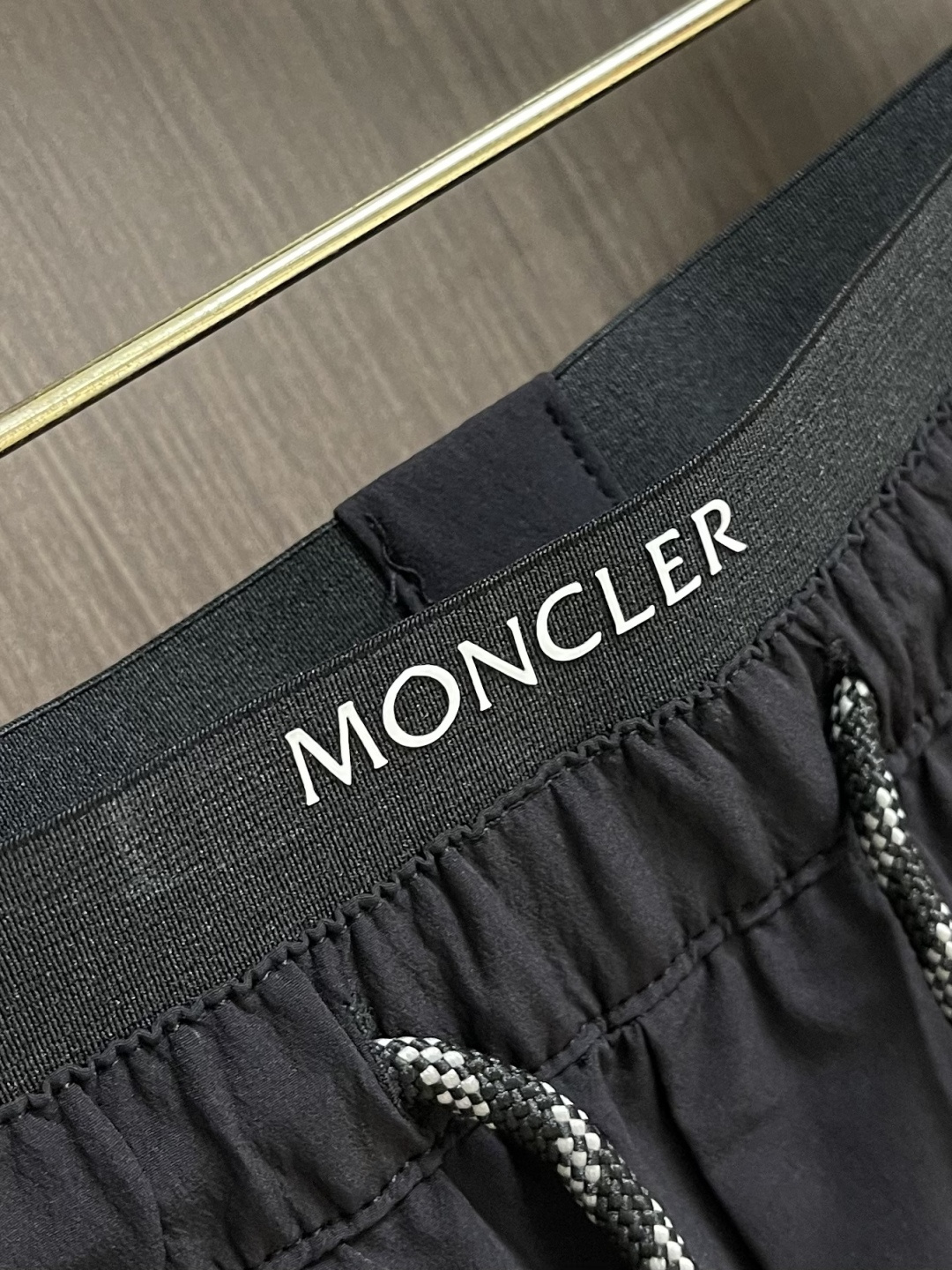 Moncler 2026ss新款短裤速干裤 高订制原版五金！上身效果超正，腿部线条完全得到彰显，全客供进