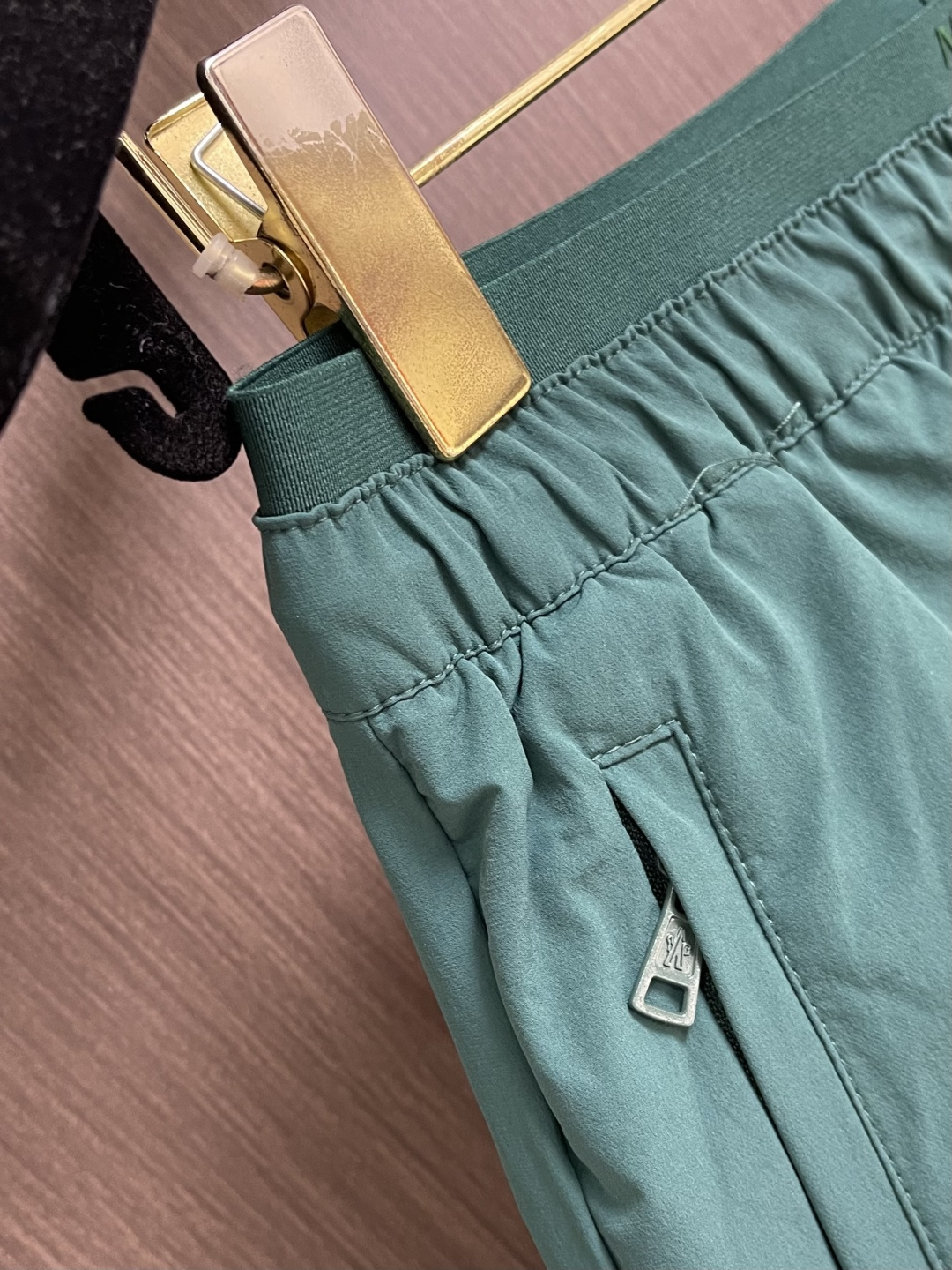 Moncler 2026ss新款短裤速干裤 高订制原版五金！上身效果超正，腿部线条完全得到彰显，全客供进