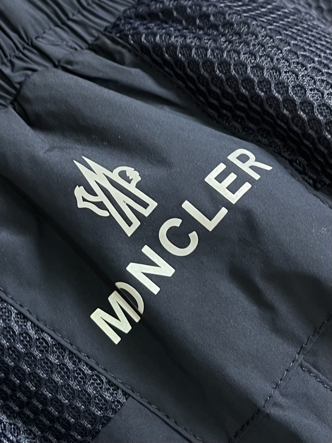 Moncler 2026ss新款短裤速干裤 高订制原版五金！上身效果超正，腿部线条完全得到彰显，全客供进